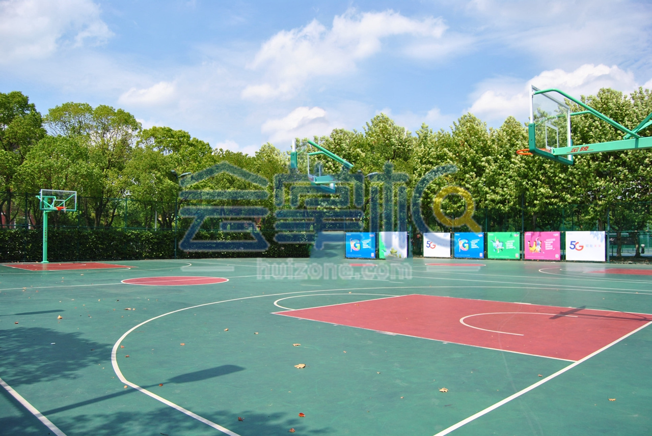 松江校区篮球场