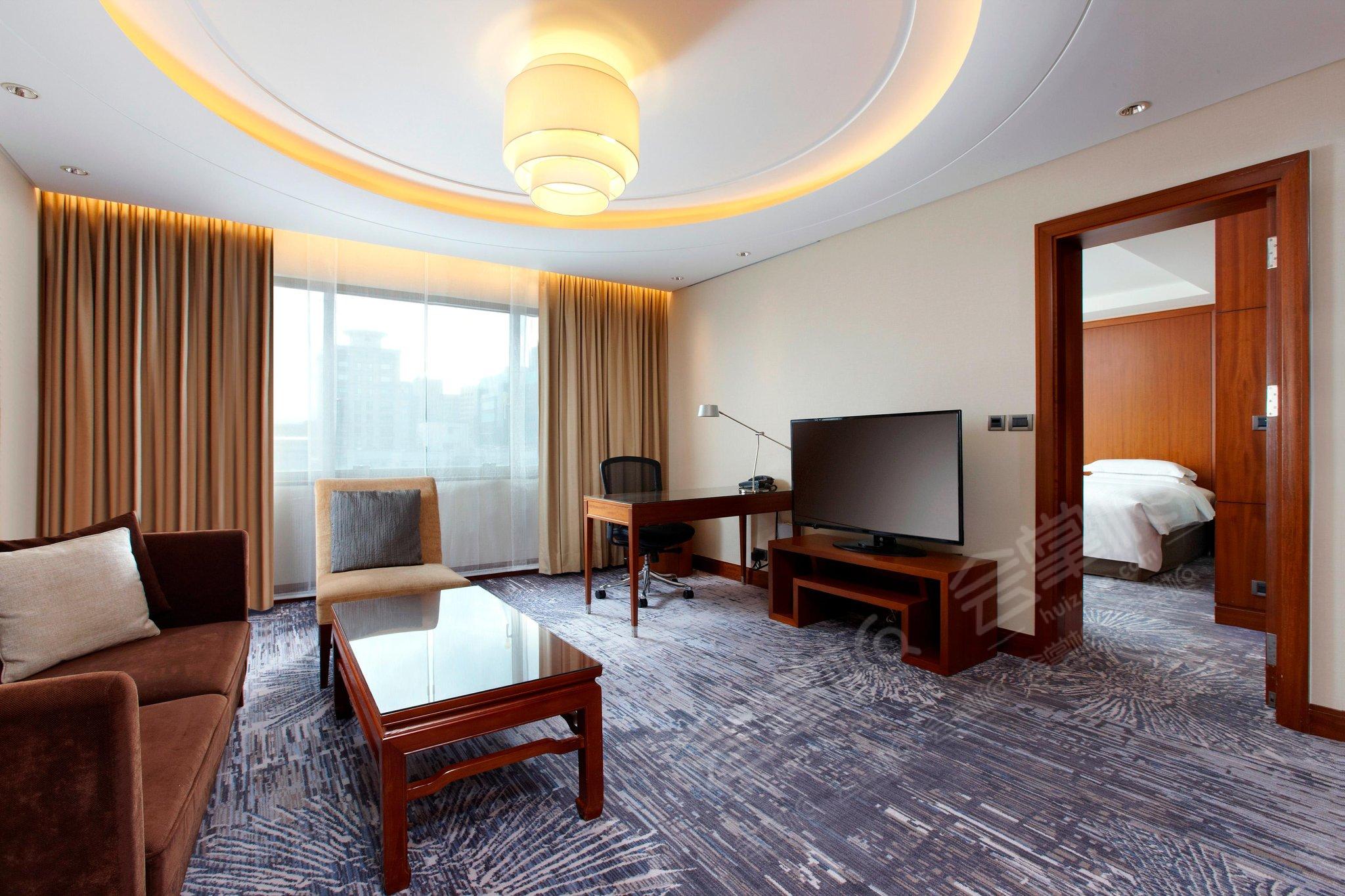 Sheraton Grand Taipei HotelKing Diplomatic Suite - Living Room