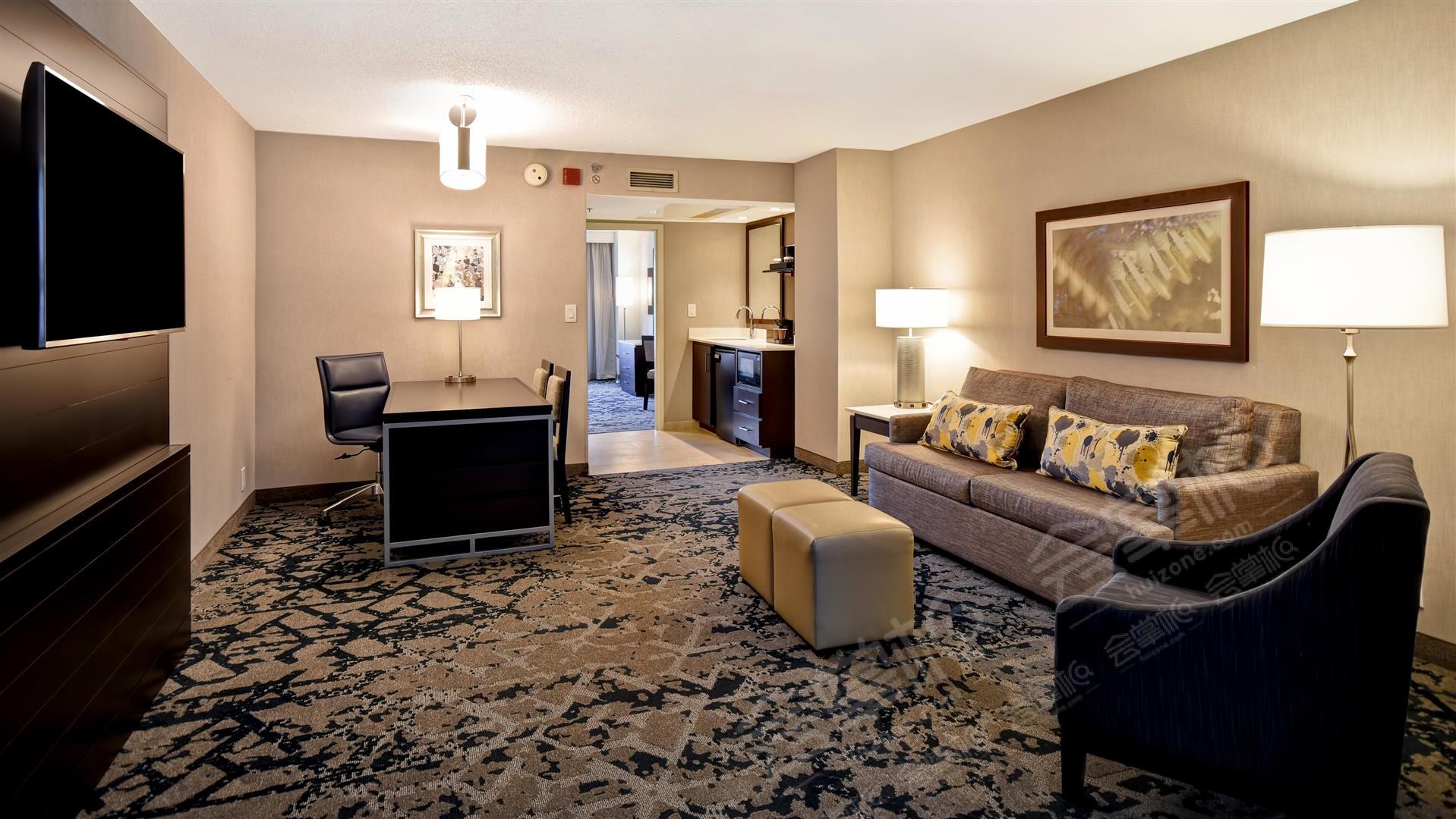 凯里1800人五星级酒店推荐：Embassy Suites by Hilton Raleigh Durham Research Triangle