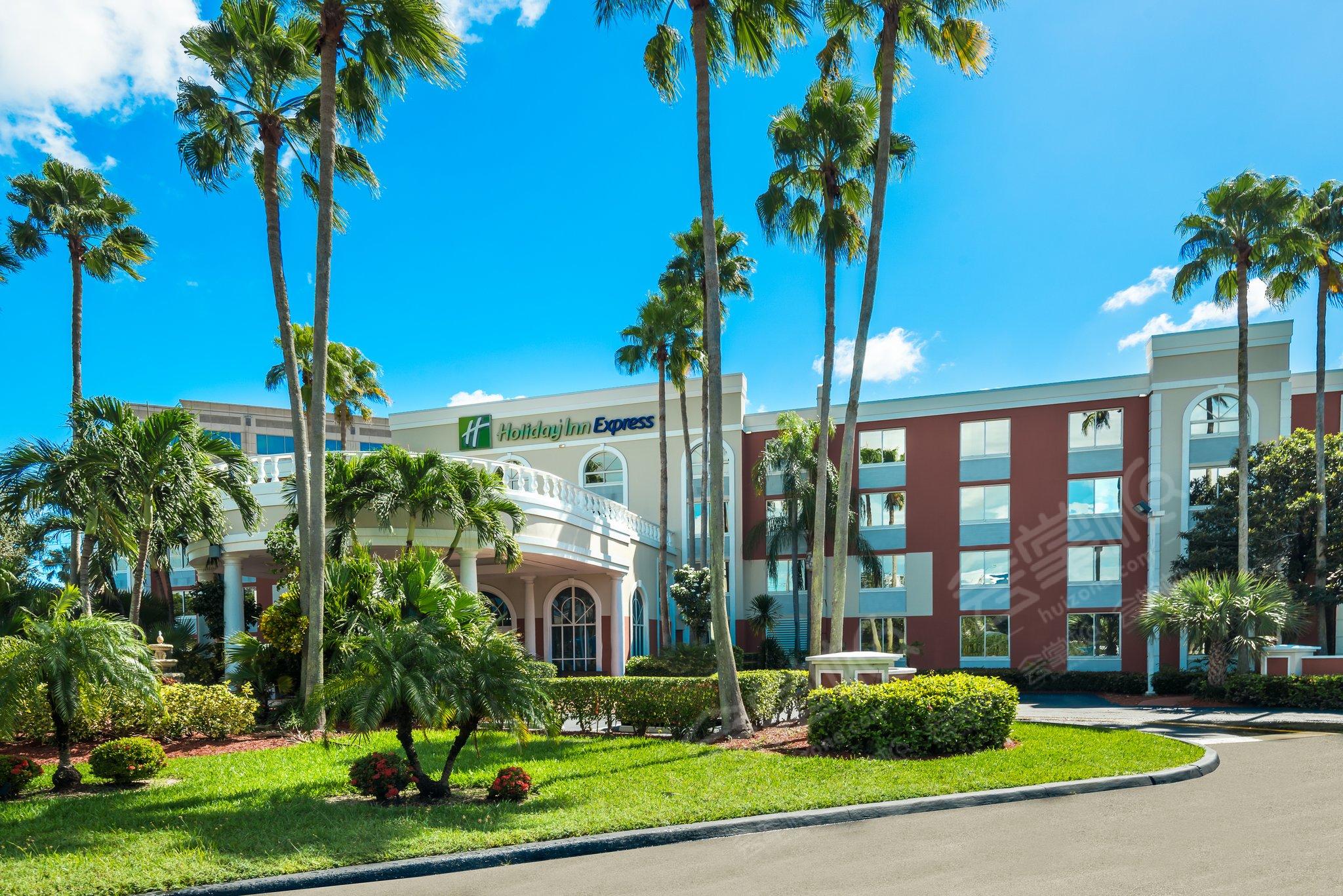 迈阿密会议场地推荐：Holiday Inn Express Miami-Doral Area