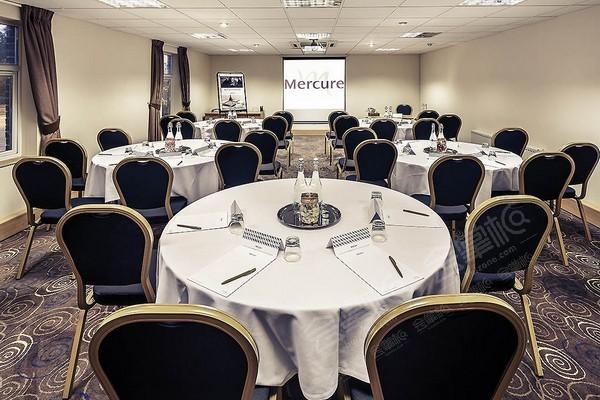 Mercure Leeds Parkway Hotel10