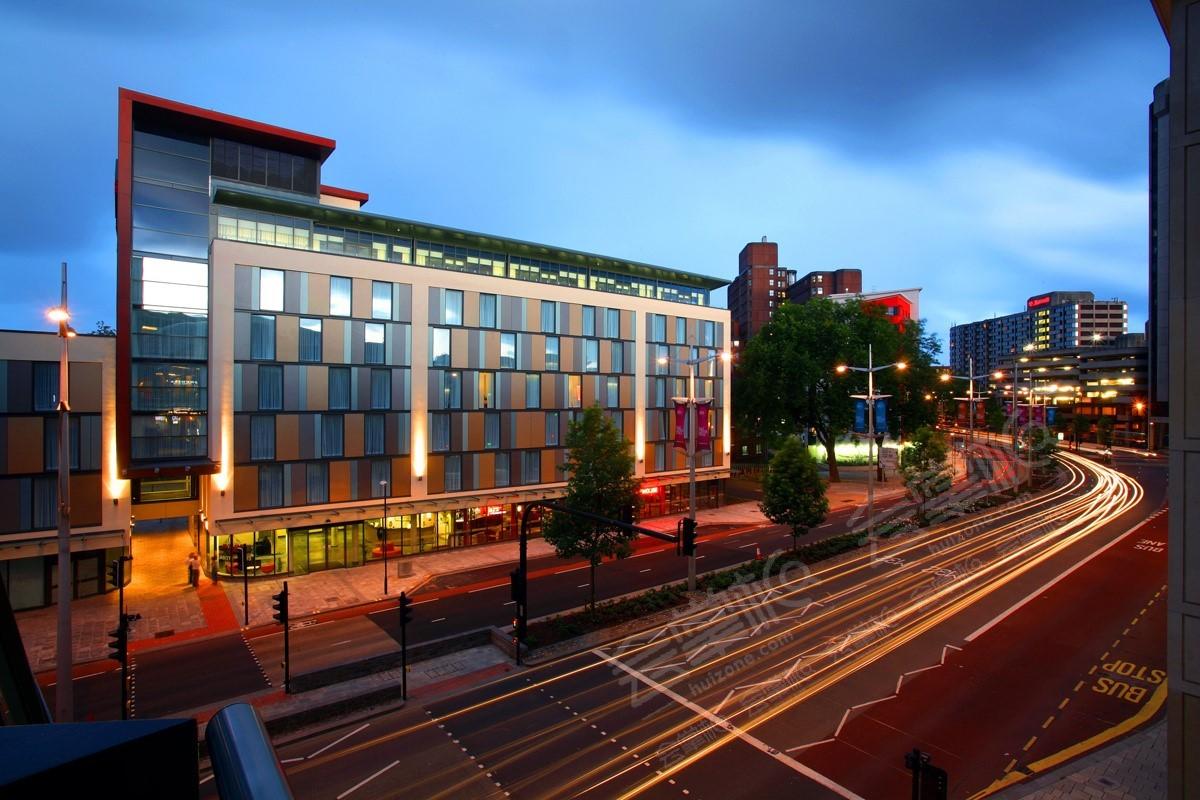 布里斯托尔275人五星级酒店推荐：Future Inn Cabot Circus