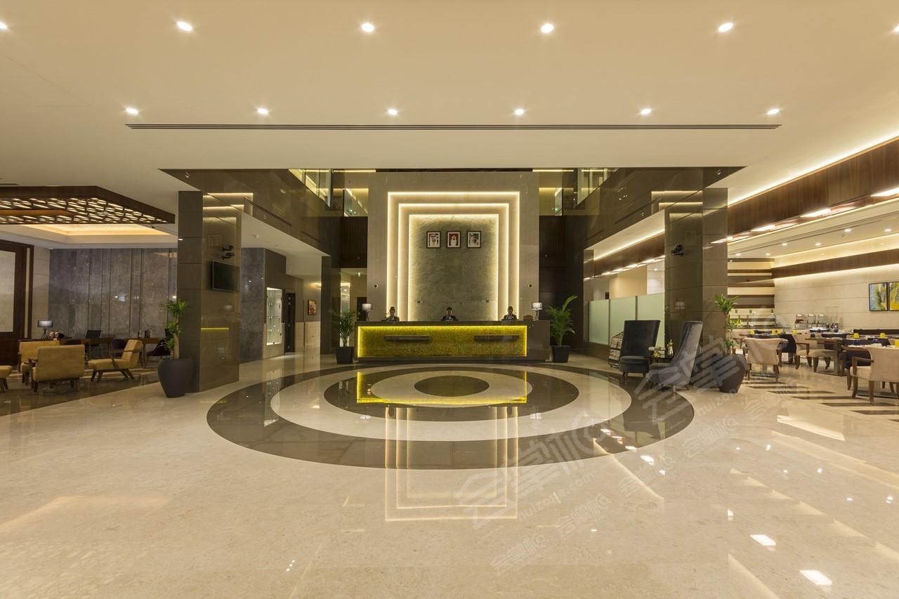 迪拜五星级酒店推荐：Golden Tulip Media Hotel