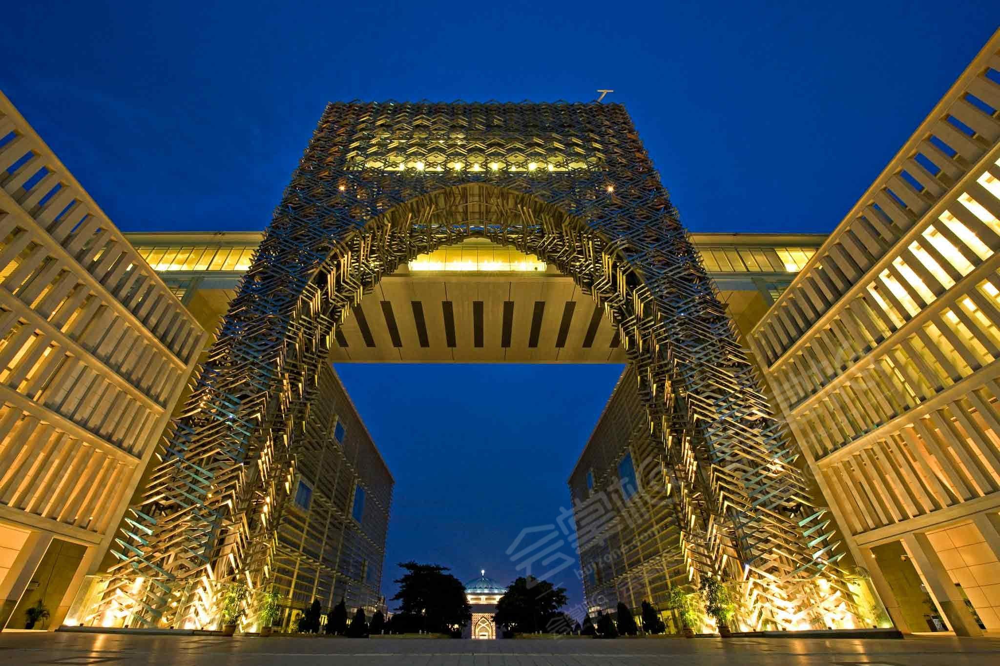 普特拉贾亚湖畔希尔顿逸林酒店(DoubleTree by Hilton Putrajaya Lakeside)