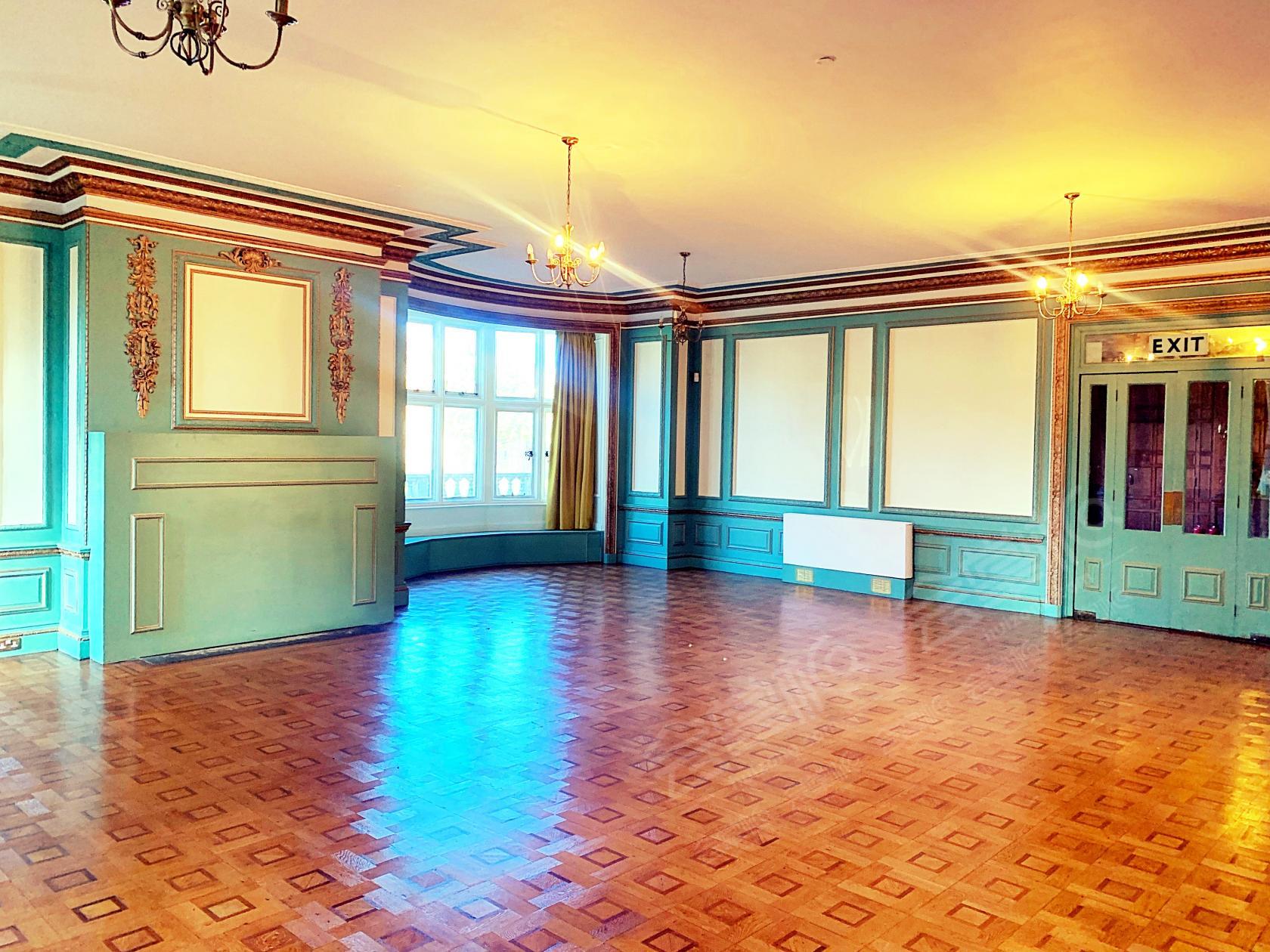 Golden Room (Ballroom)