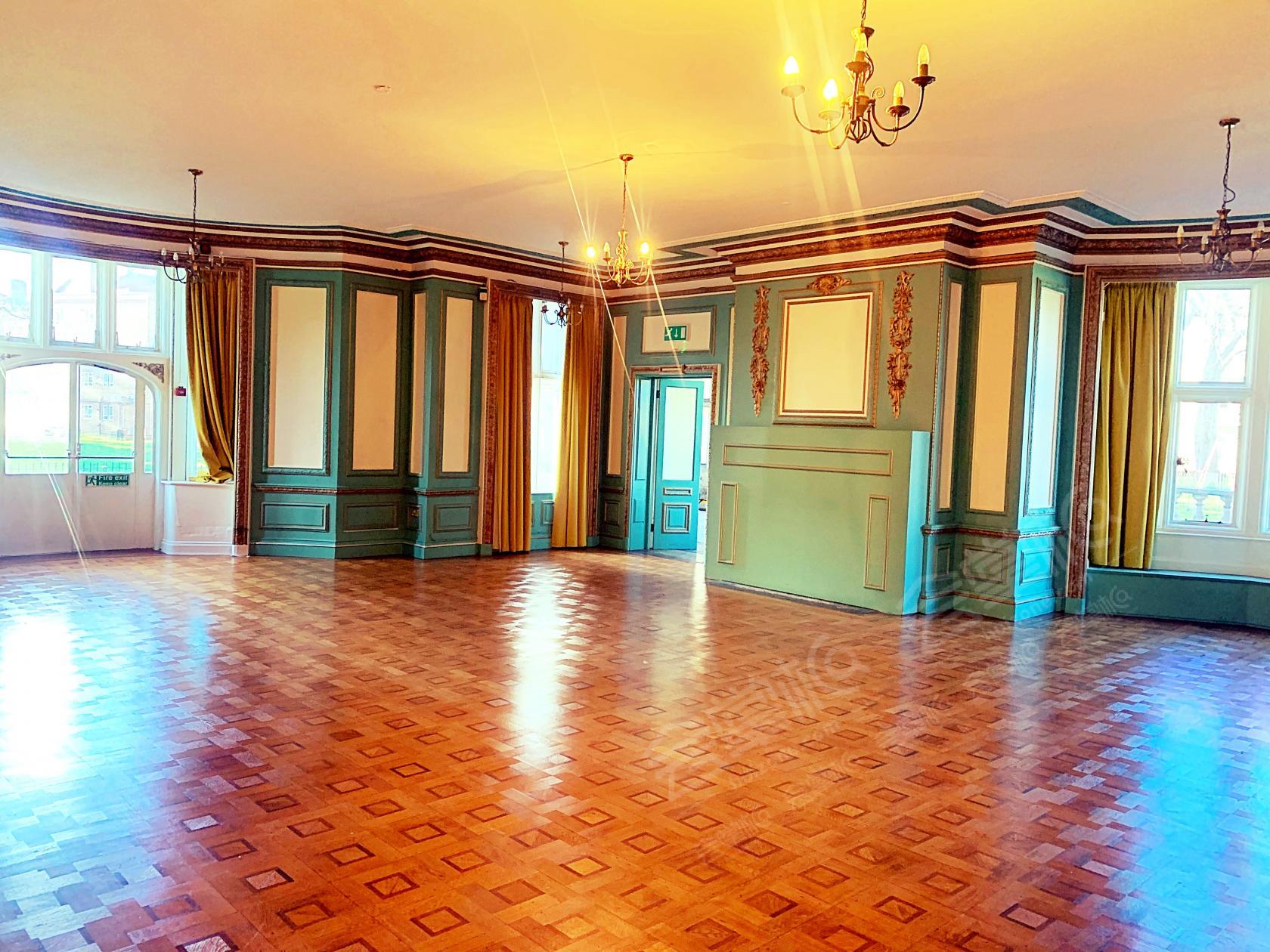 Golden Room (Ballroom)