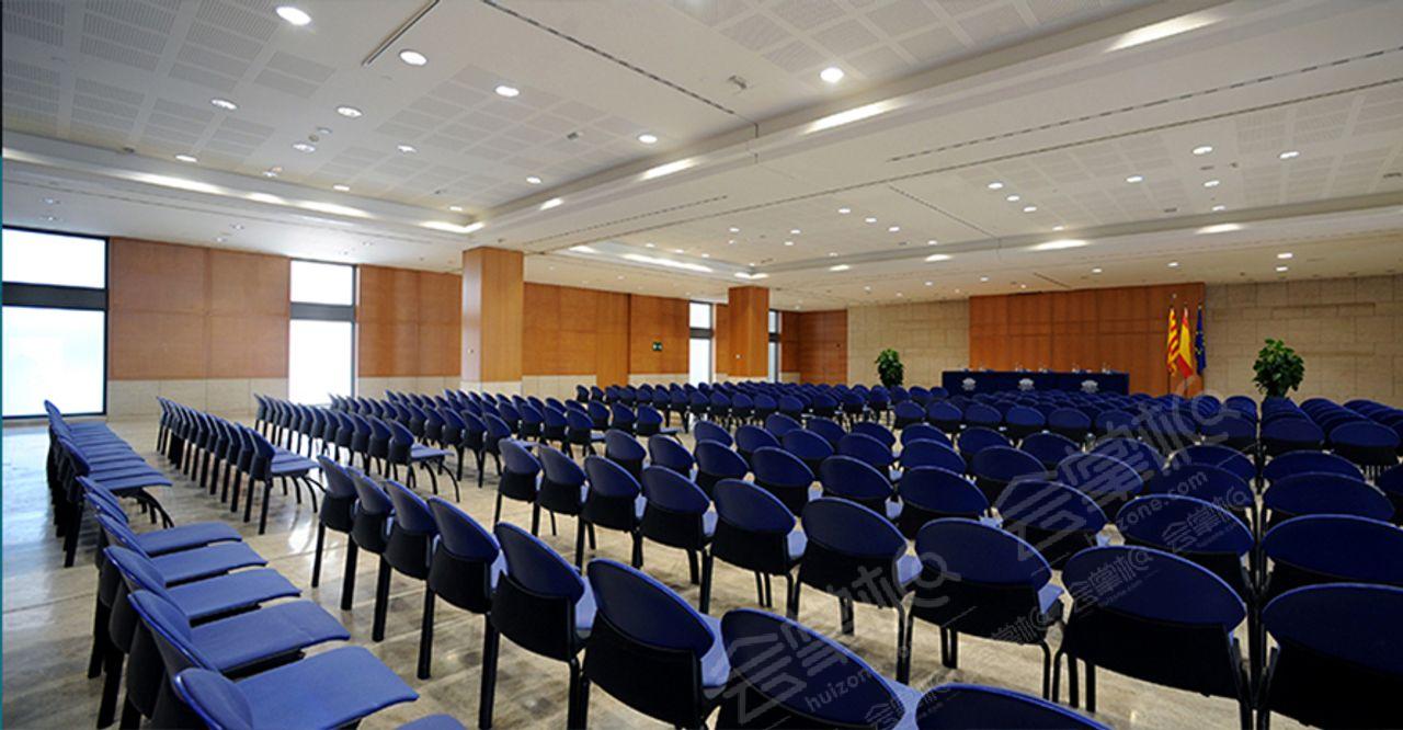 Agora 816 m² meeting room