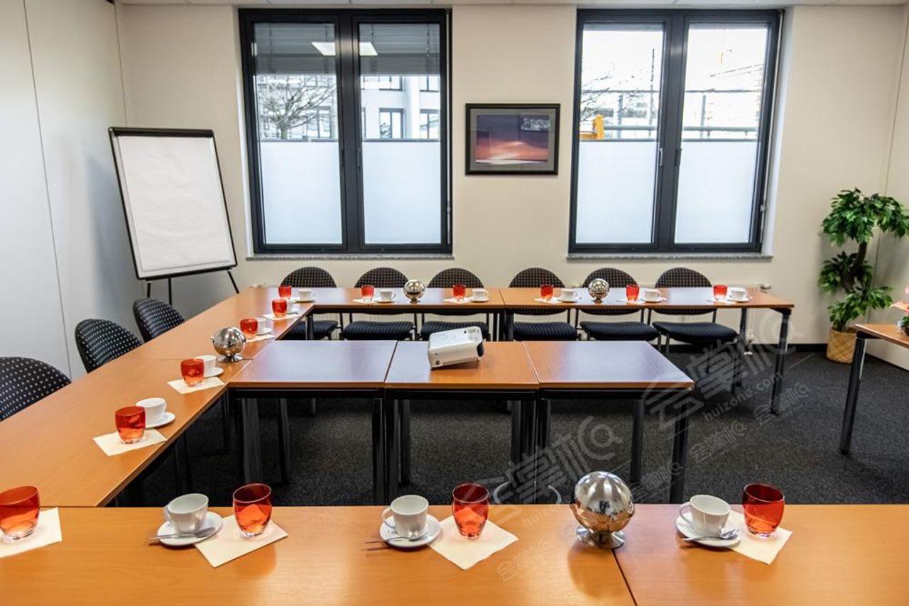Raum OSLO Konferenzraum und Meeting-Lösung für 10-26 Personen