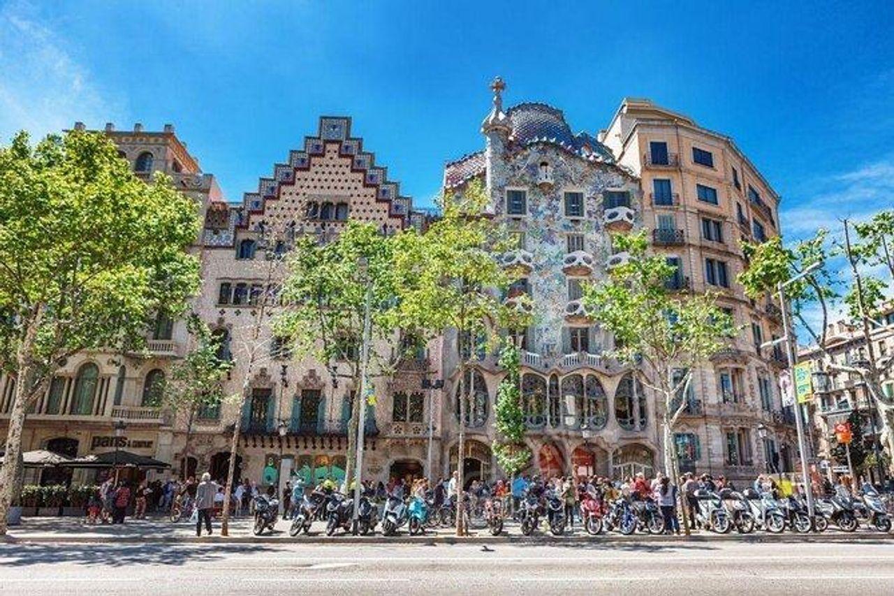 Office address and office space at prestigious Paseo de Gracia