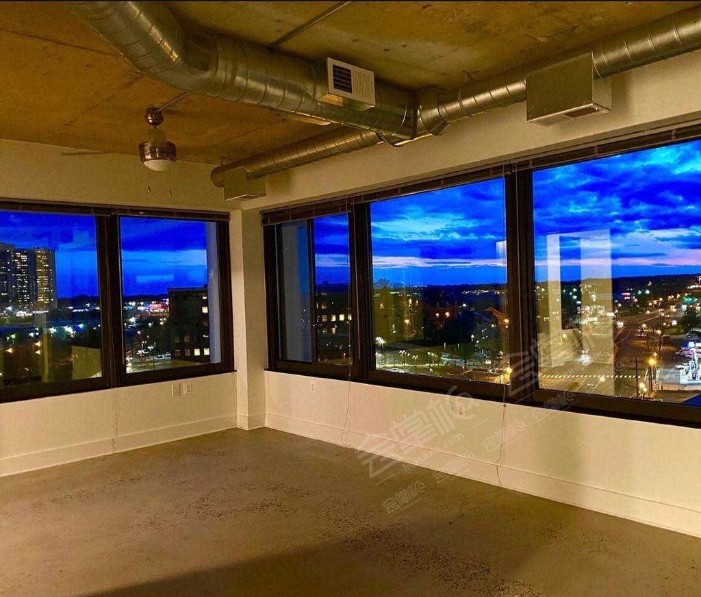 Luxury Loft with Natural Lighting Available for Small Intimate Parties in Downtown DC Event Space Rental