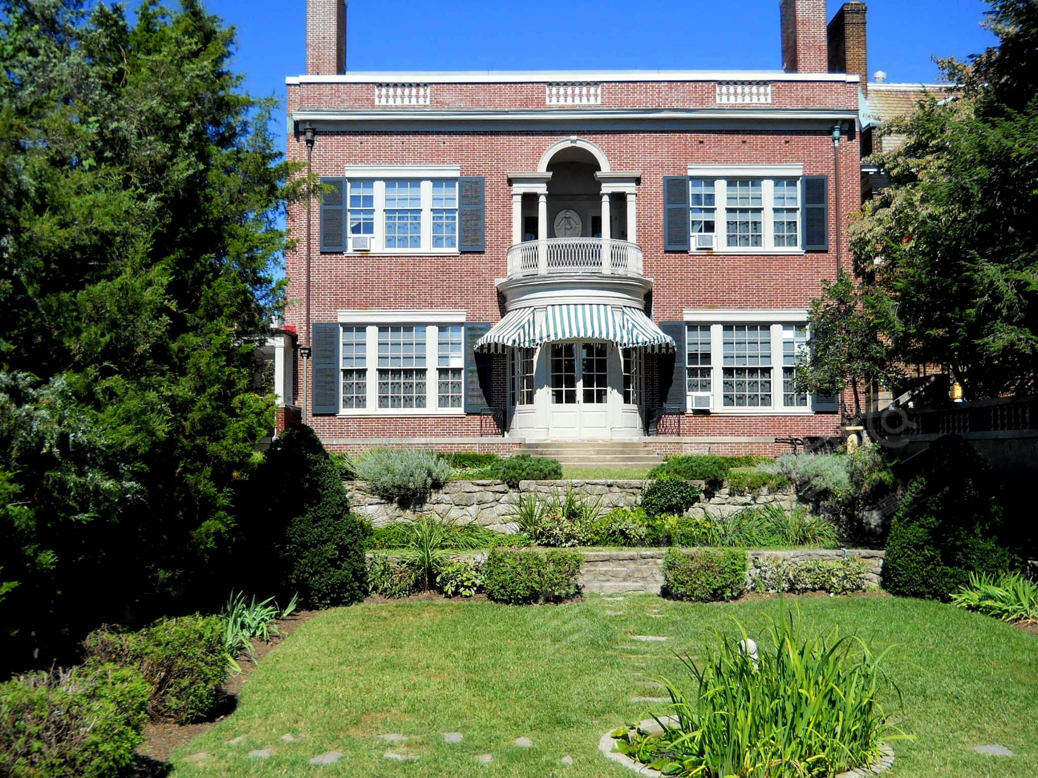 Classic Washington Elegance in Historic Mansion and Garden