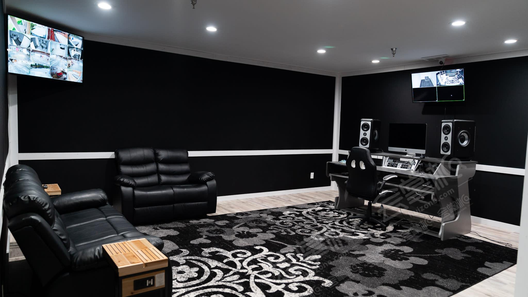 Private Luxurious Studio A Recording Room