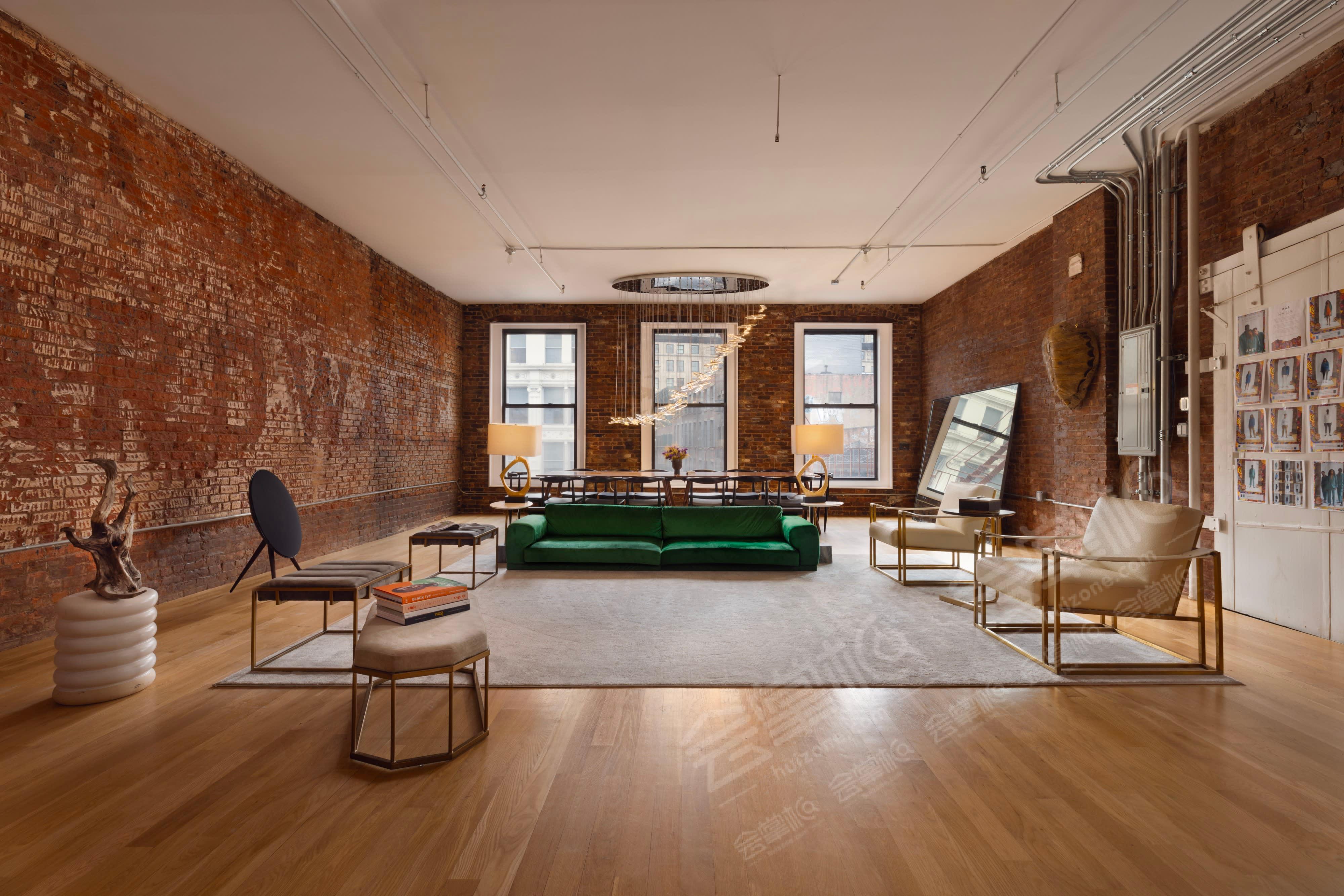 Chic, Old School Soho Loft with Natural Light, Made for Instagram, E-Commerce & Creatives