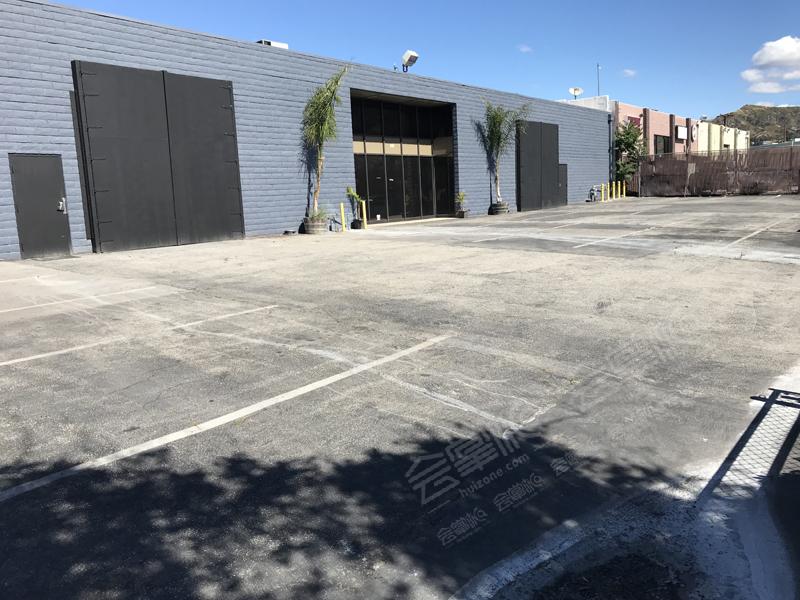 Large Outdoor Parking Lot for Events