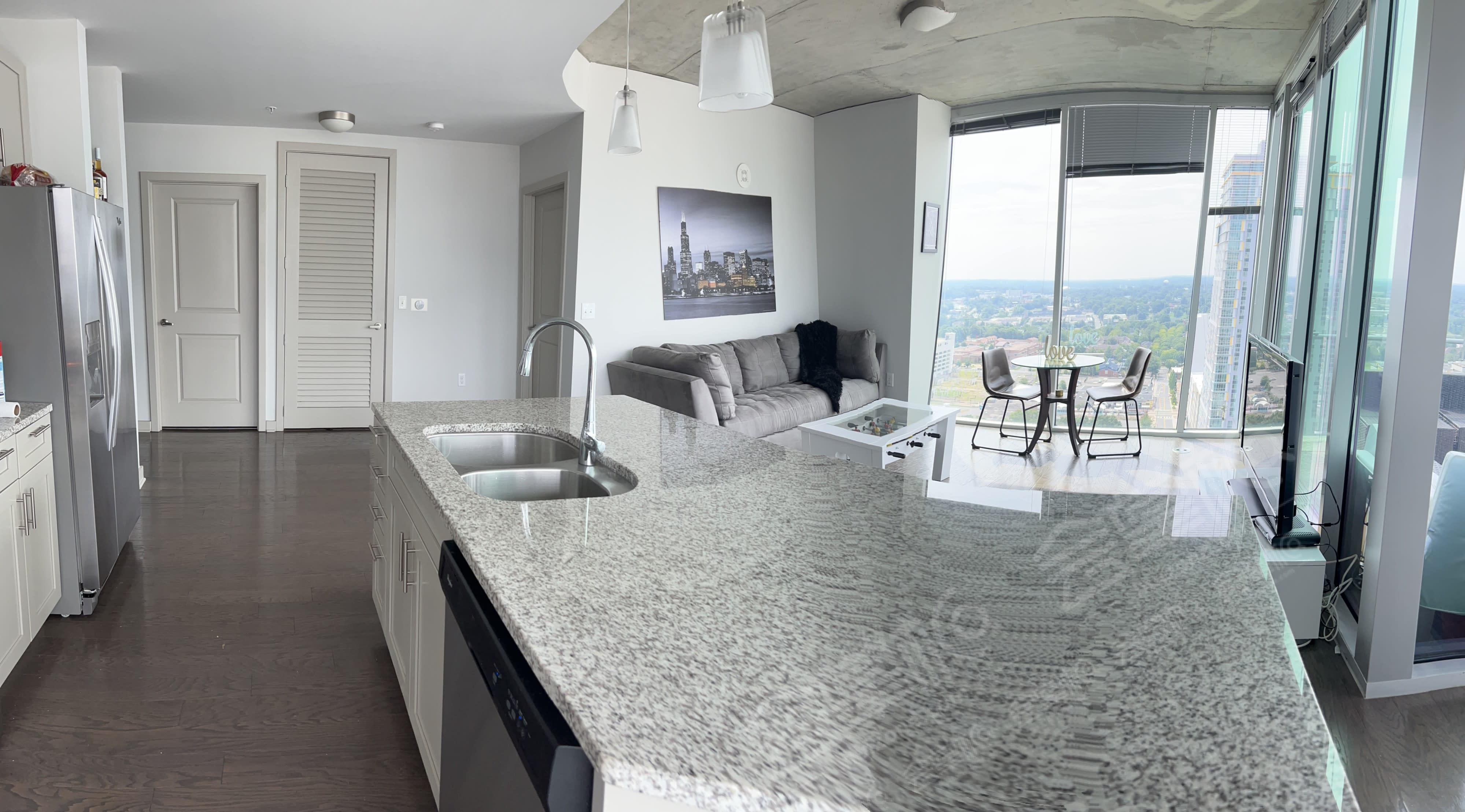 Uptown Penthouse with Skyline View