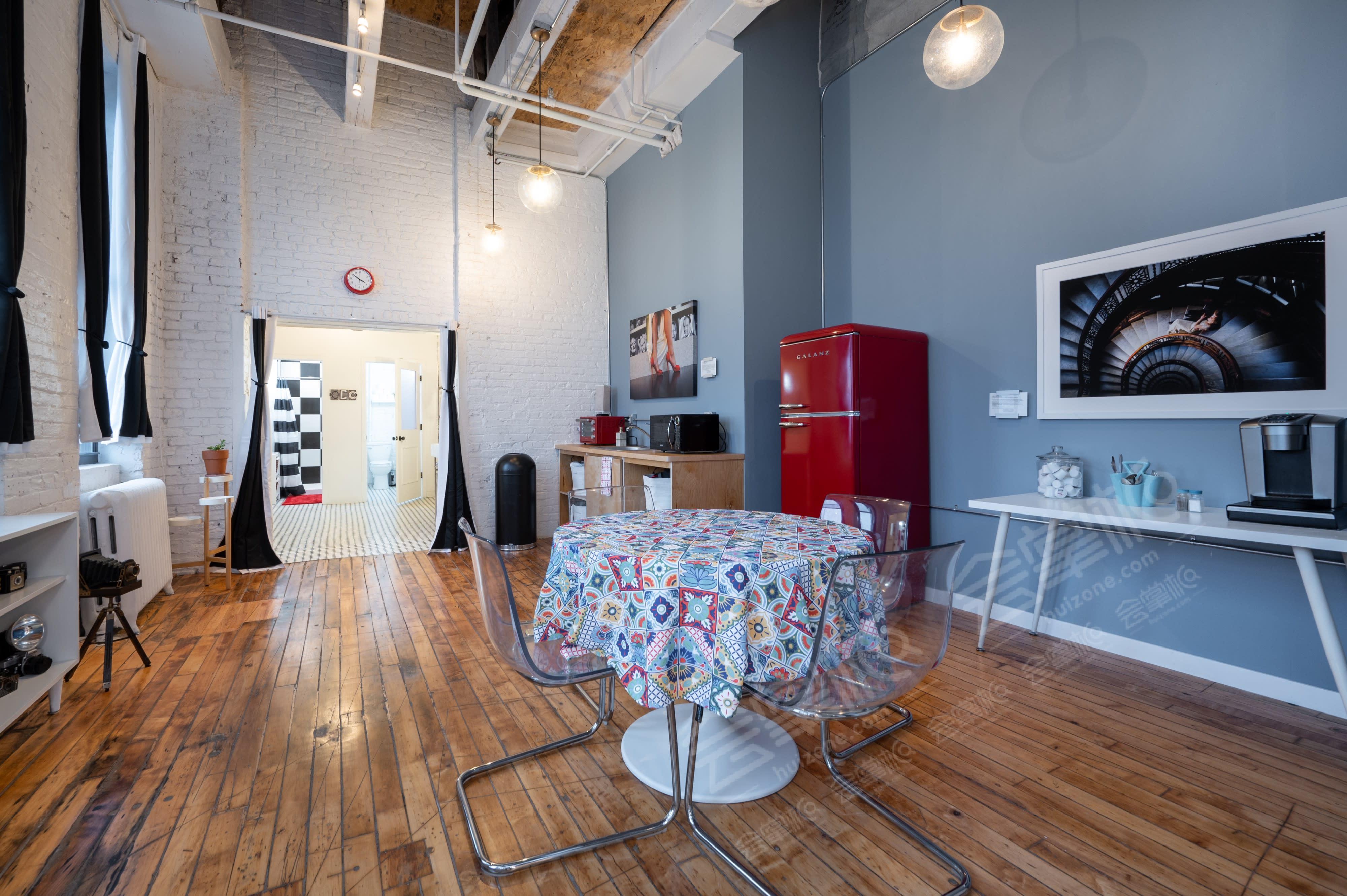 Incredible West Town Loft! Skyline view! TWO Photobooths!