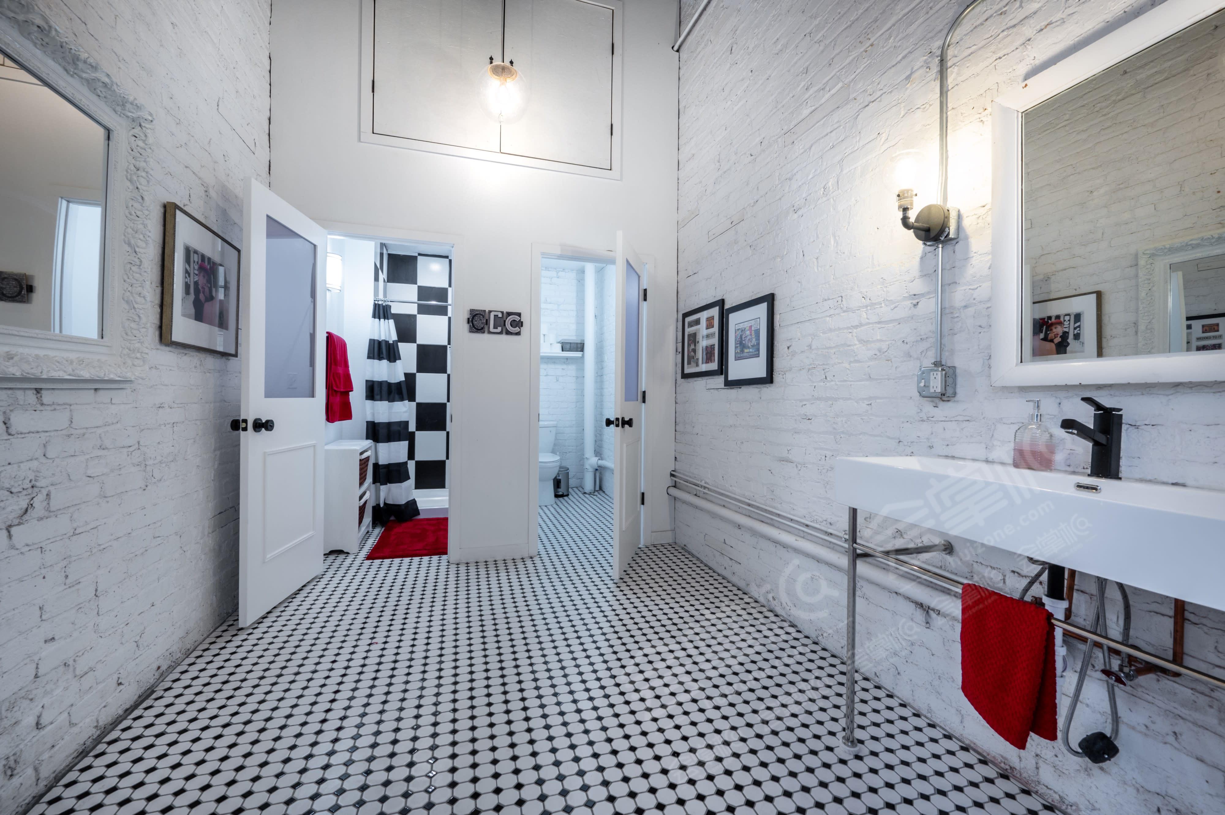Incredible West Town Loft! Skyline view! TWO Photobooths!