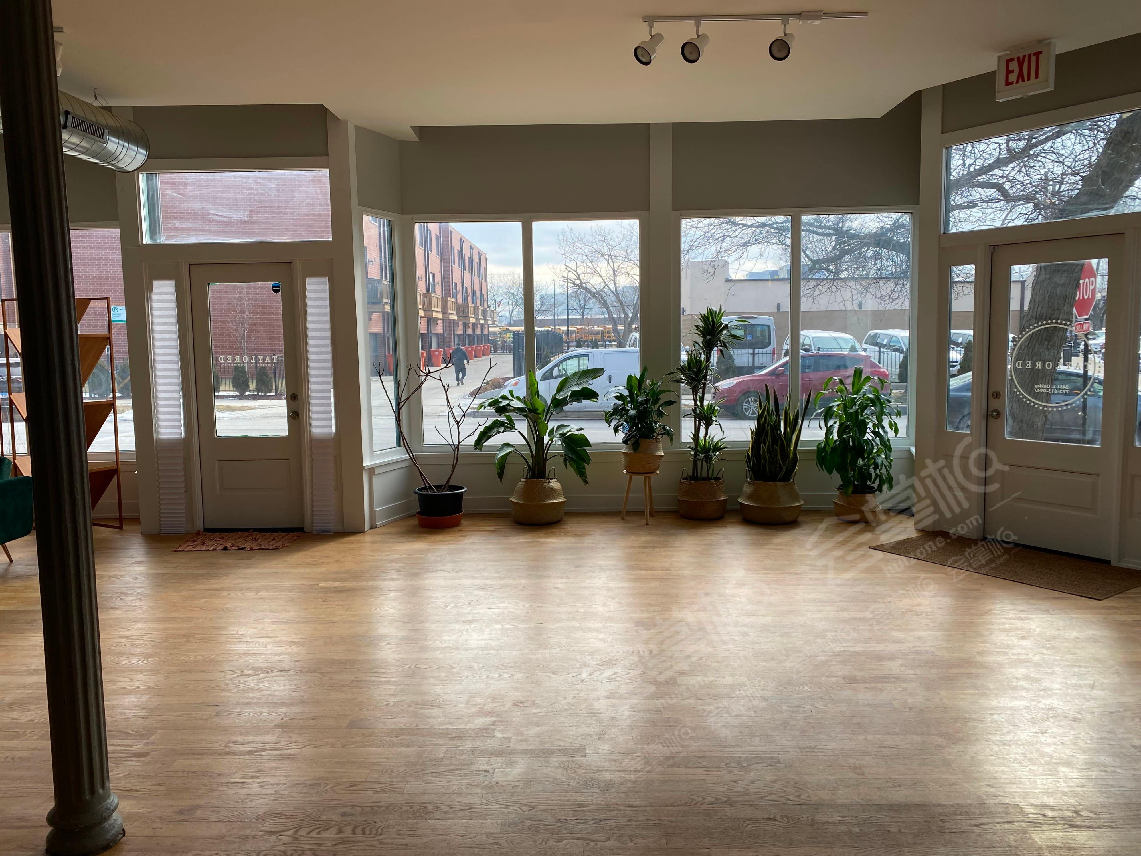 Bright Natural Light Gallery + Event Space in the Heart of Chicago