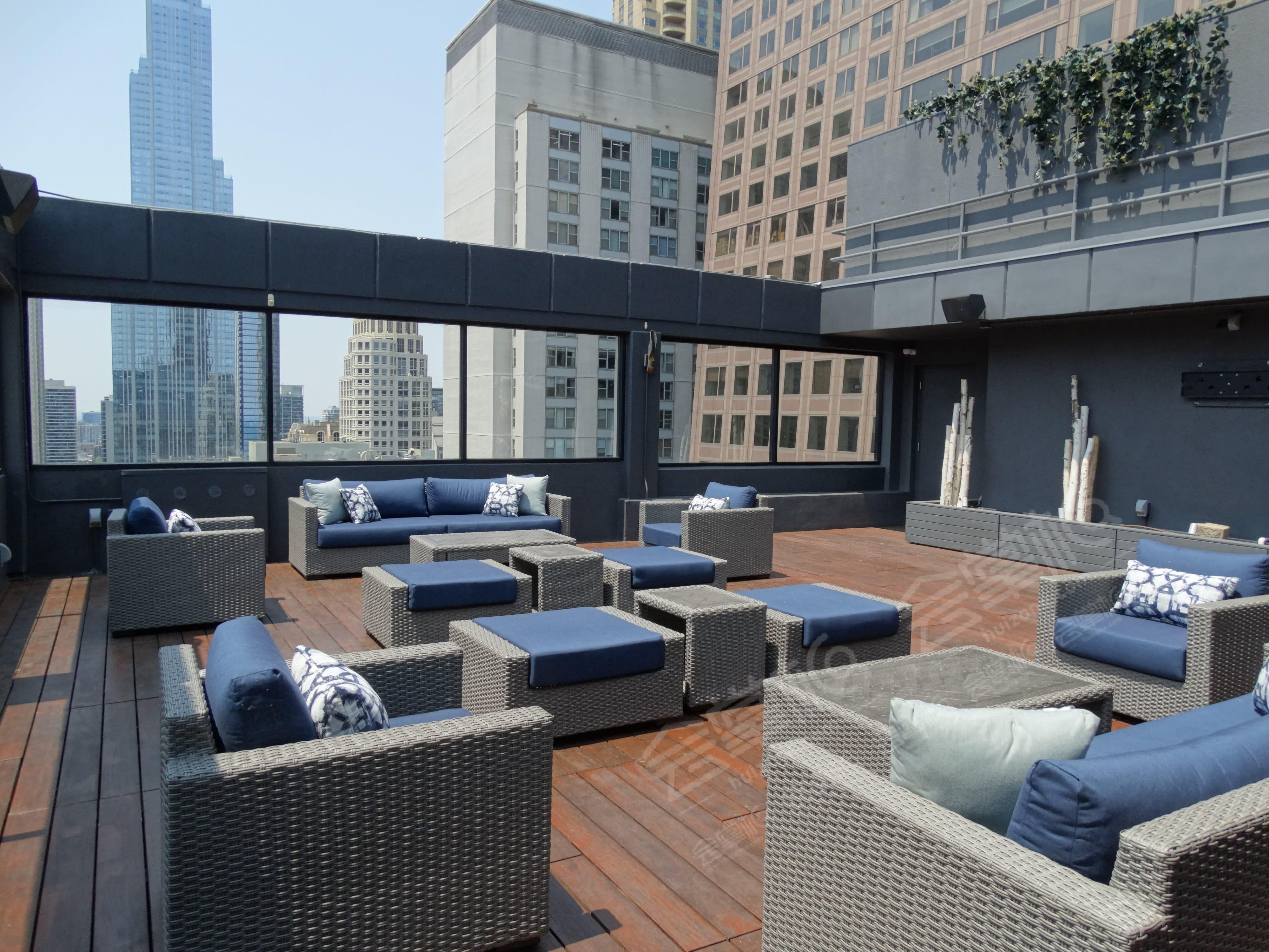 Superior Rooftop with Stunning Views