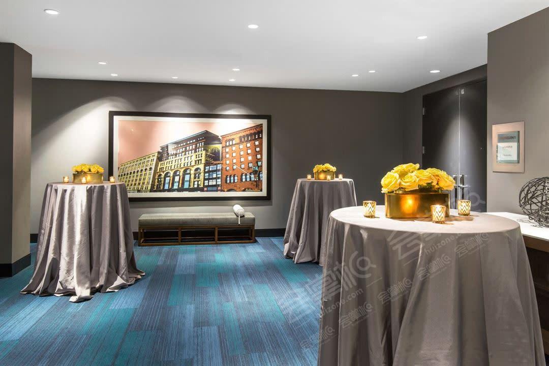 Downtown Meeting/Event Space in Modern Hotel (Superior)