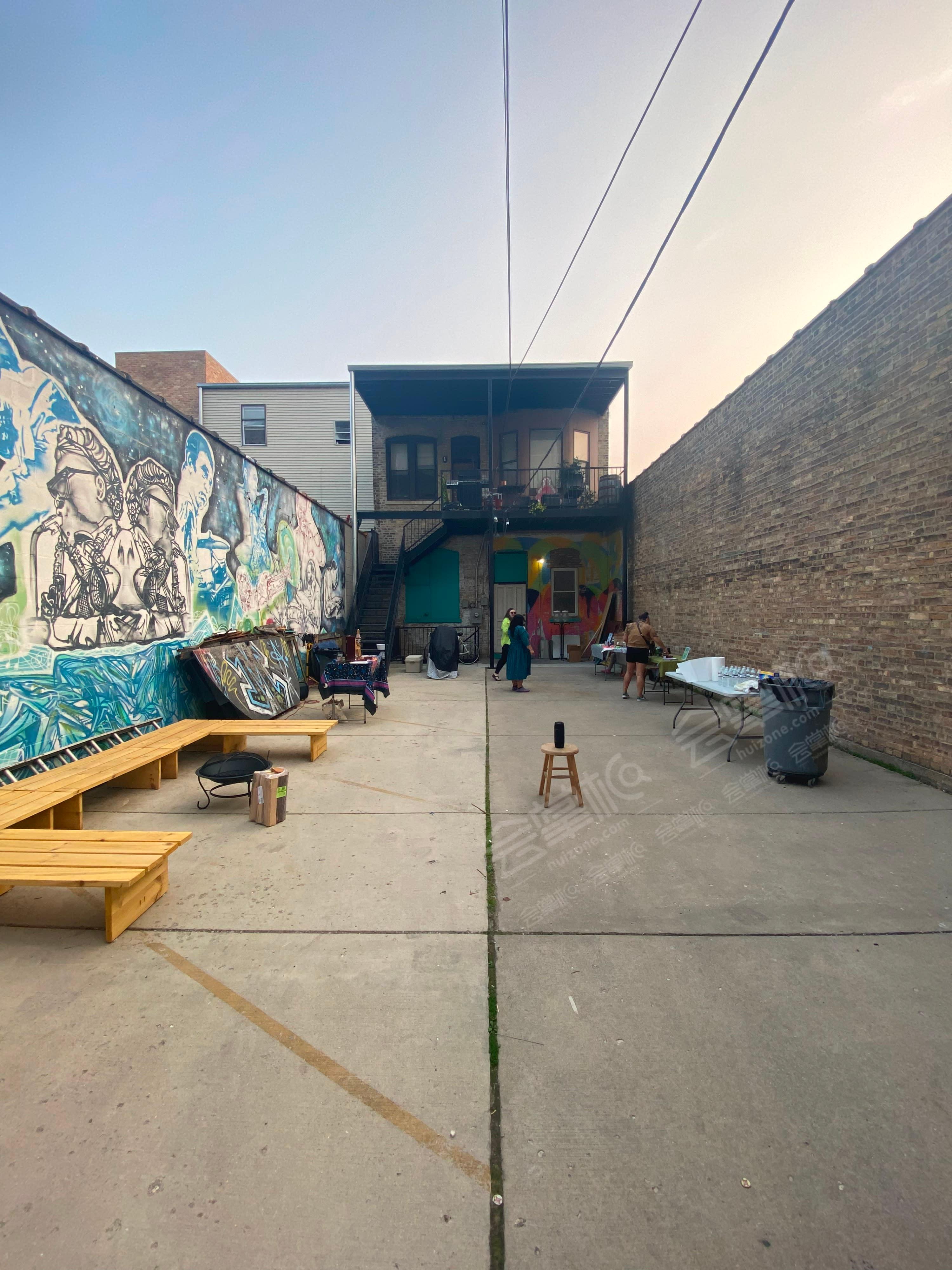 UNIQUE SPACE WITH HUGE OUTDOOR AREA IN THE HEART OF LOGAN SQUARE
