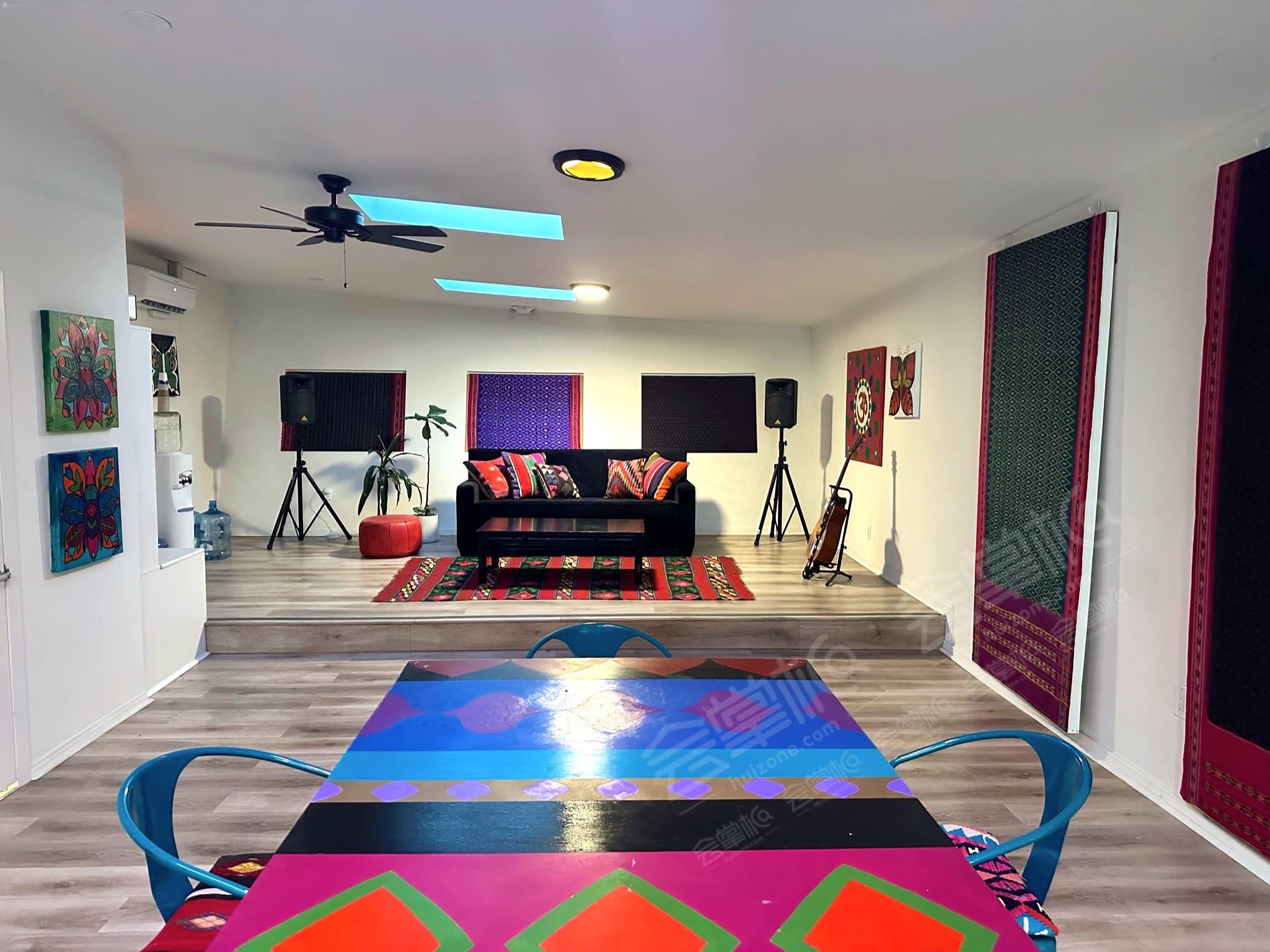 Colorful, spacious and peaceful creative studio on the West Side