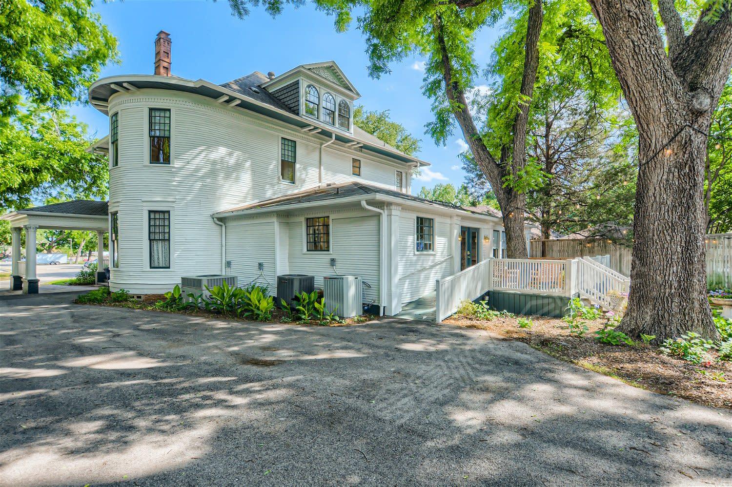 Historic Home + 2 Guesthouses and Ample Parking!
