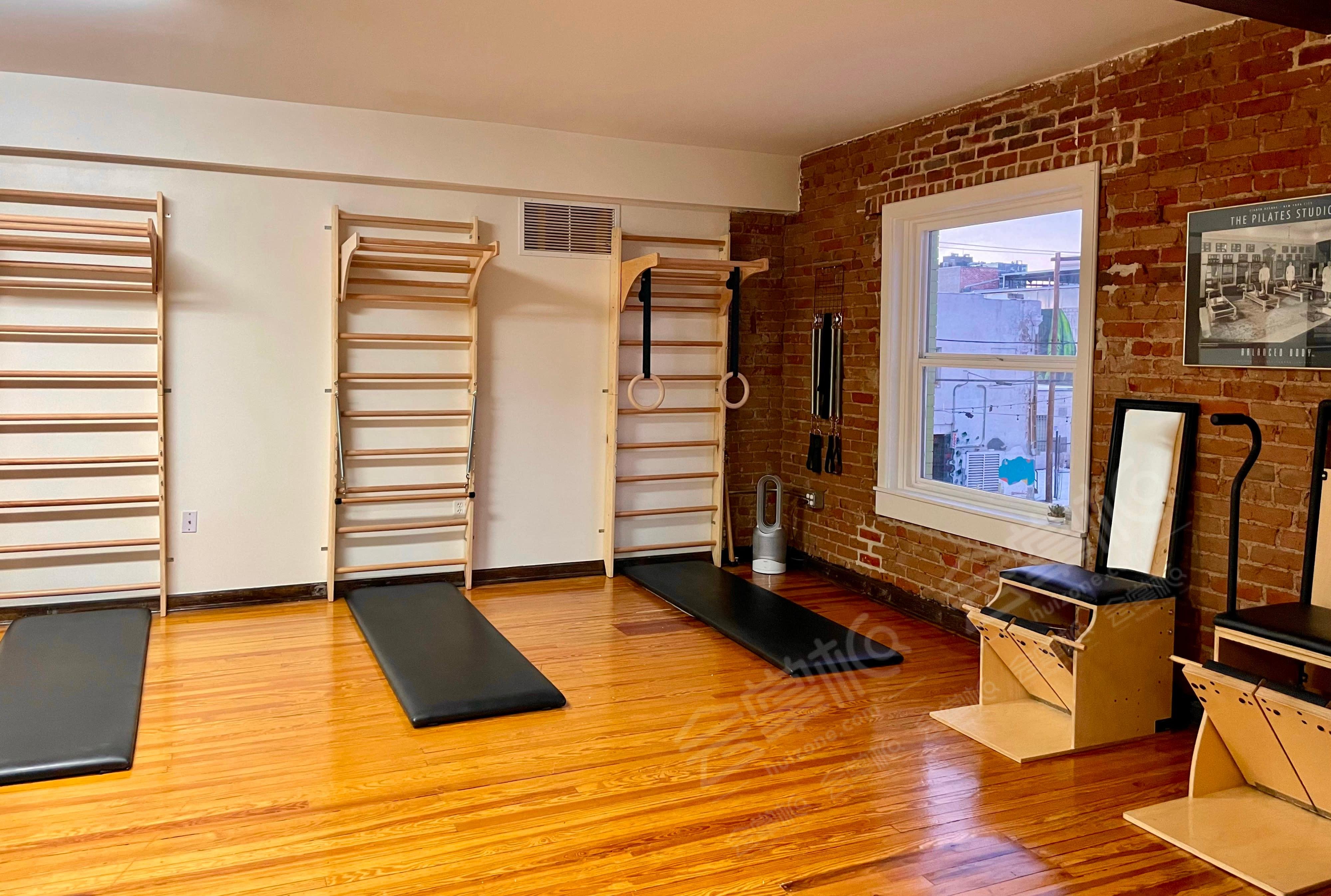 Beautiful and quiet Pilates studio (and yoga studio) available for rent