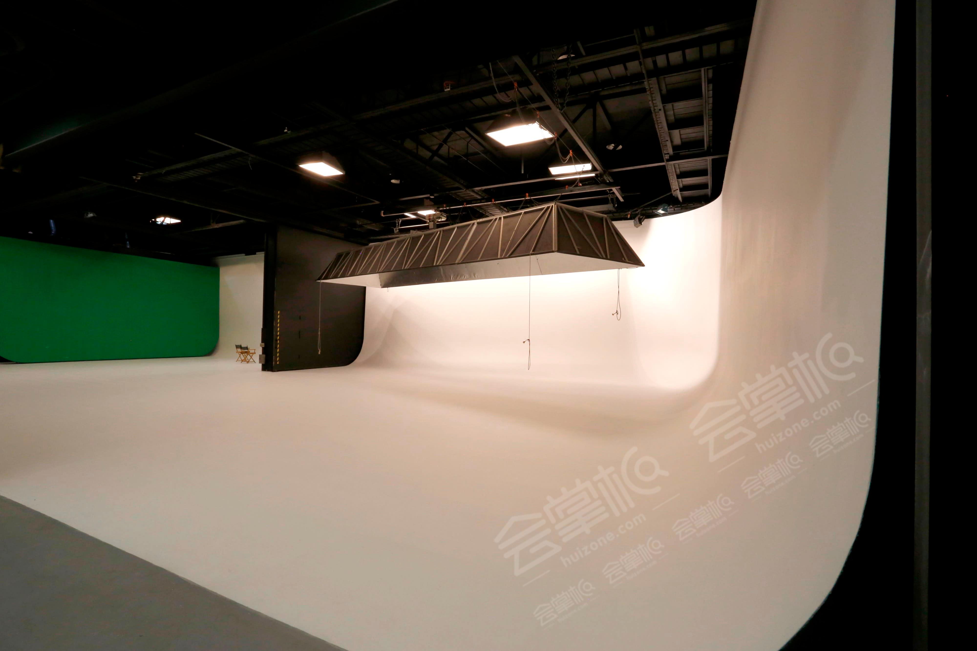 5,000 sf Historic Detroit Film Stage with 1 Large Cyclorama, Drive-In Bay and Client Areas