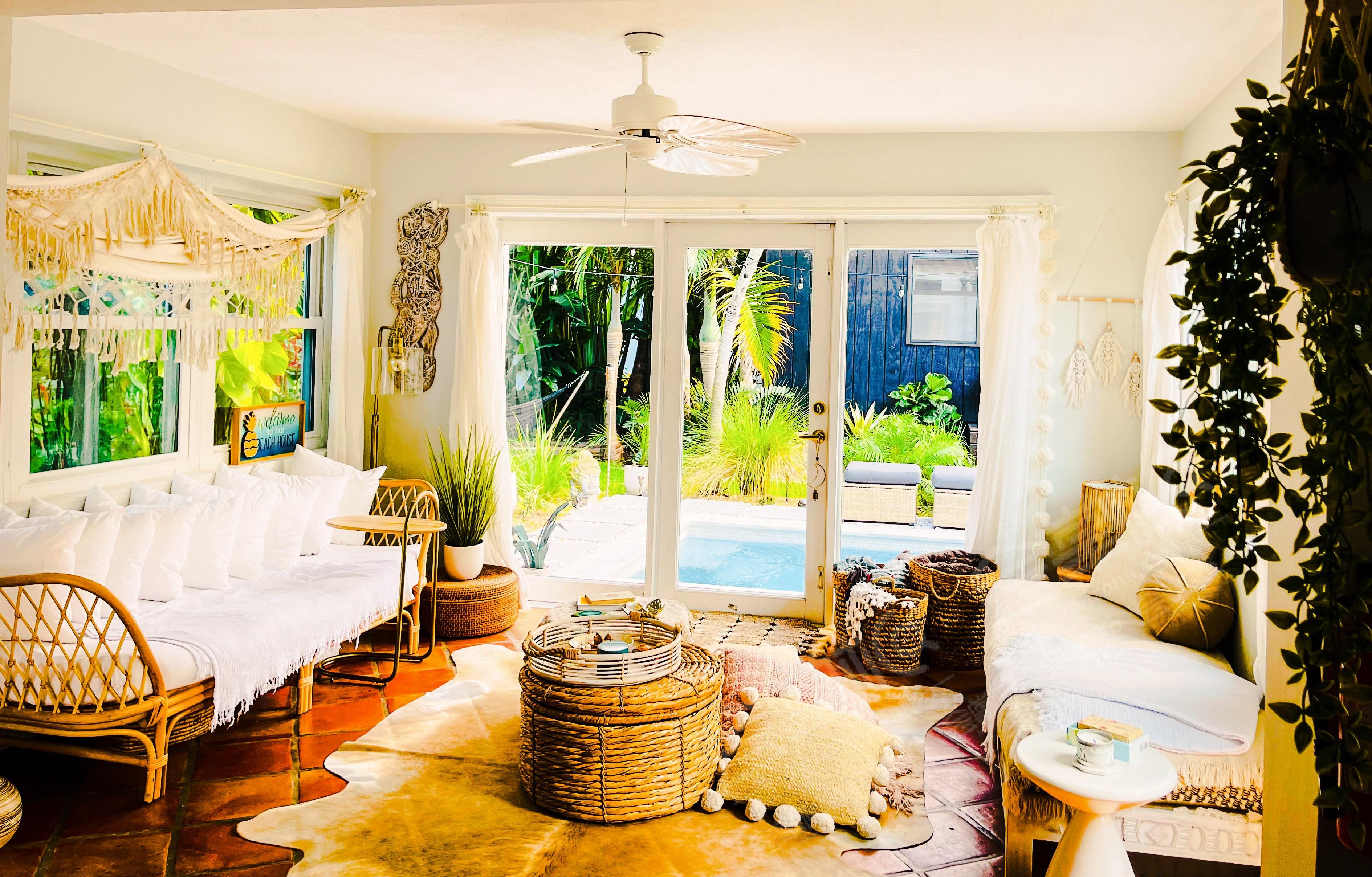 The Bungalow- Retreat Vibe Indoors + Enchanting Garden Oasis Outdoor Space