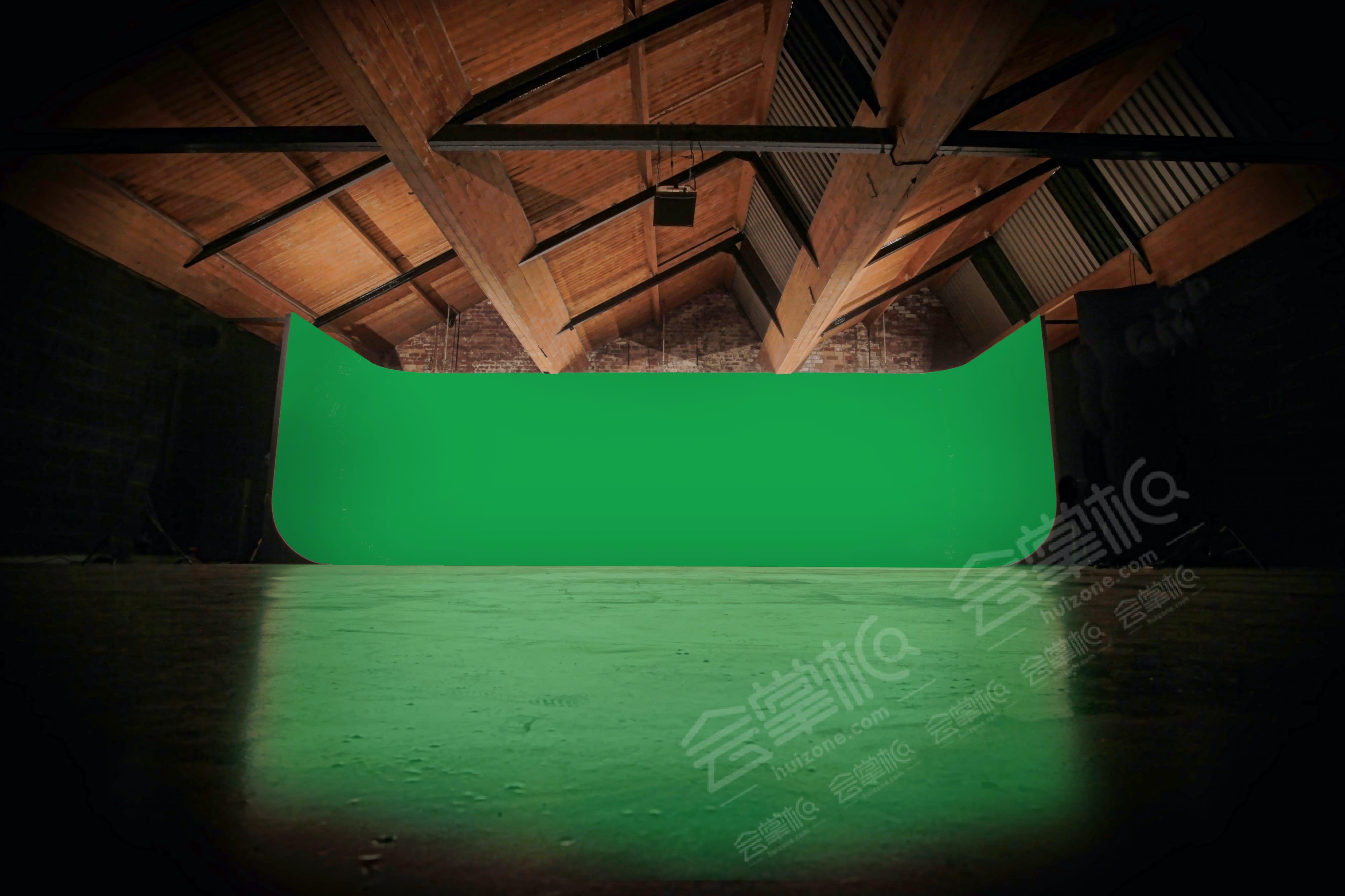 Music Video Studio with set build, blackout, green screen and infinity cove.