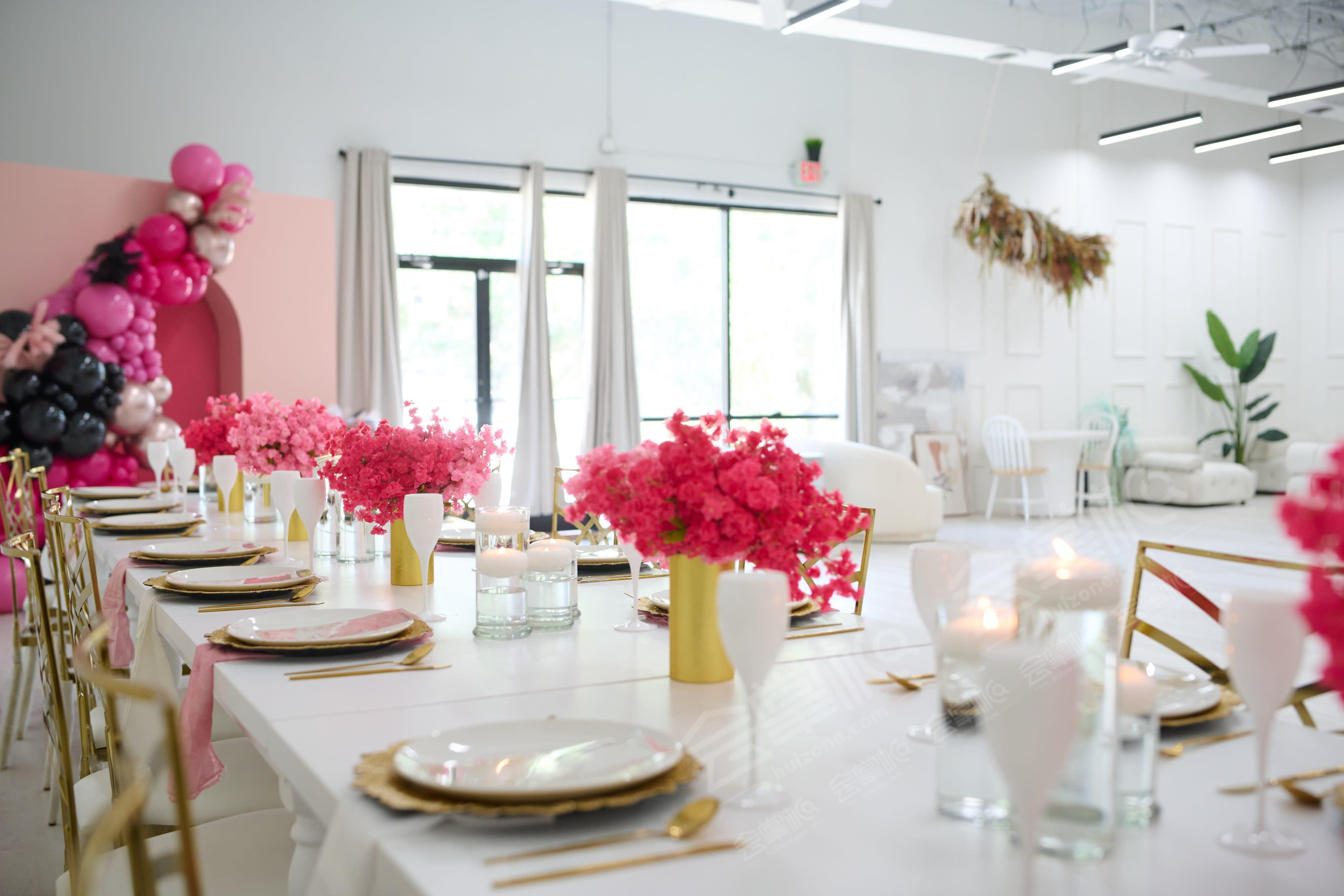 Houston Downtown Elegant Chic Modern-Style Event Space with Luxe Aesthetics for Showers, Parties, & more!