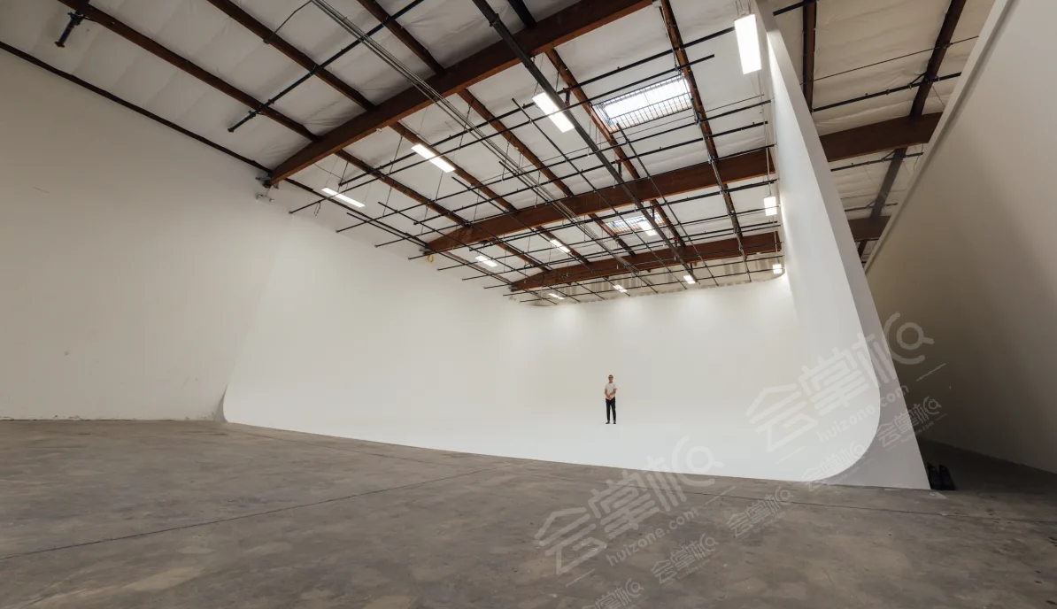 Brand New 46x46 Cyc in Massive Production Space Near LAX