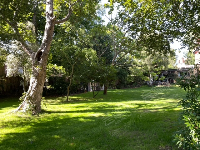 Large Mature Garden with River Mole Access