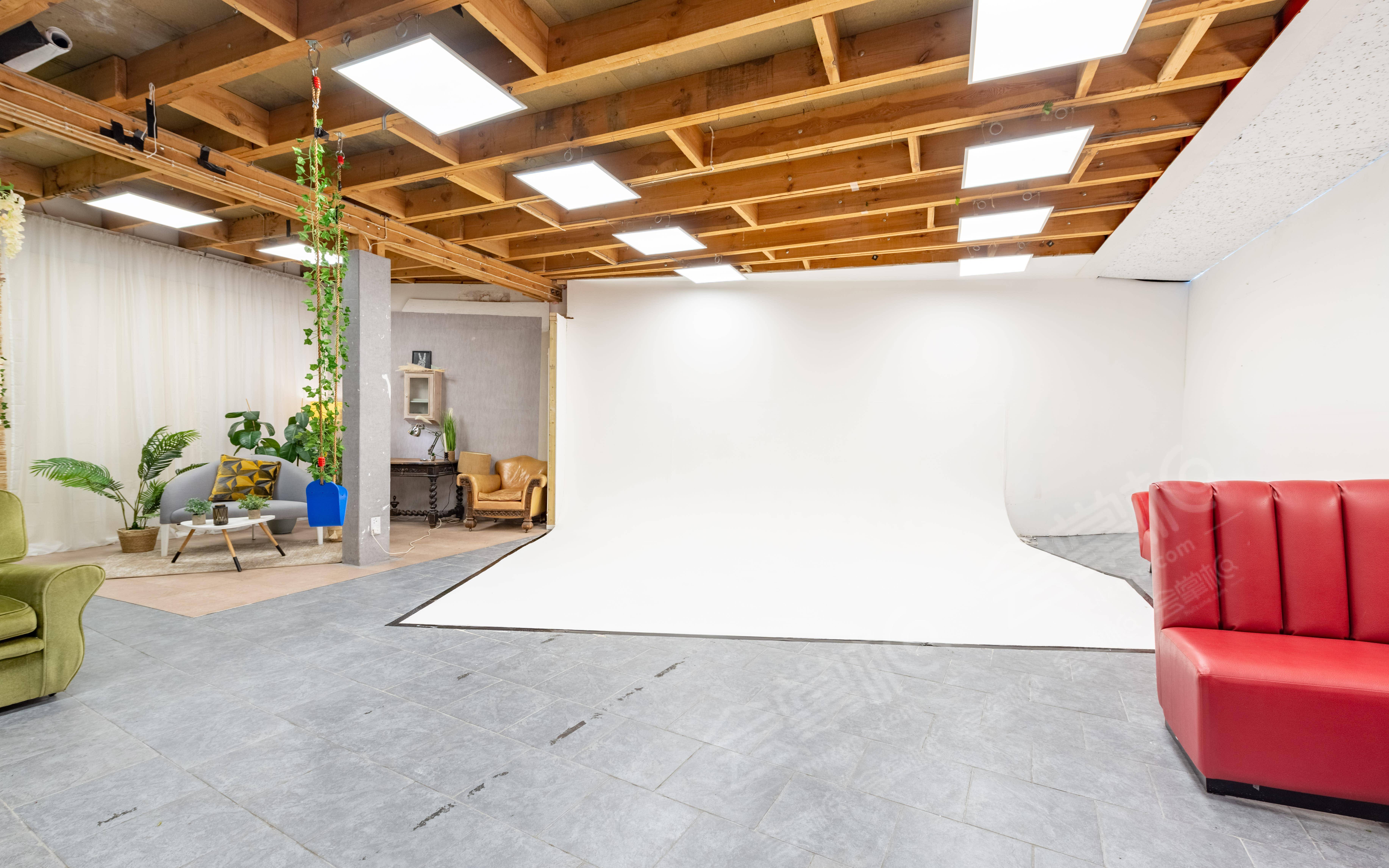 Multi-Set Creative Space for Events in Willesden