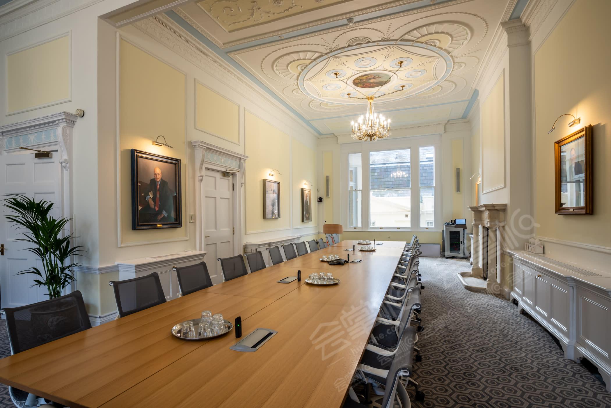 Flexible Period Rooms with Original Features