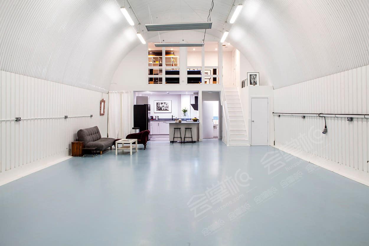 Bright Spacious South London Studio with Kitchen