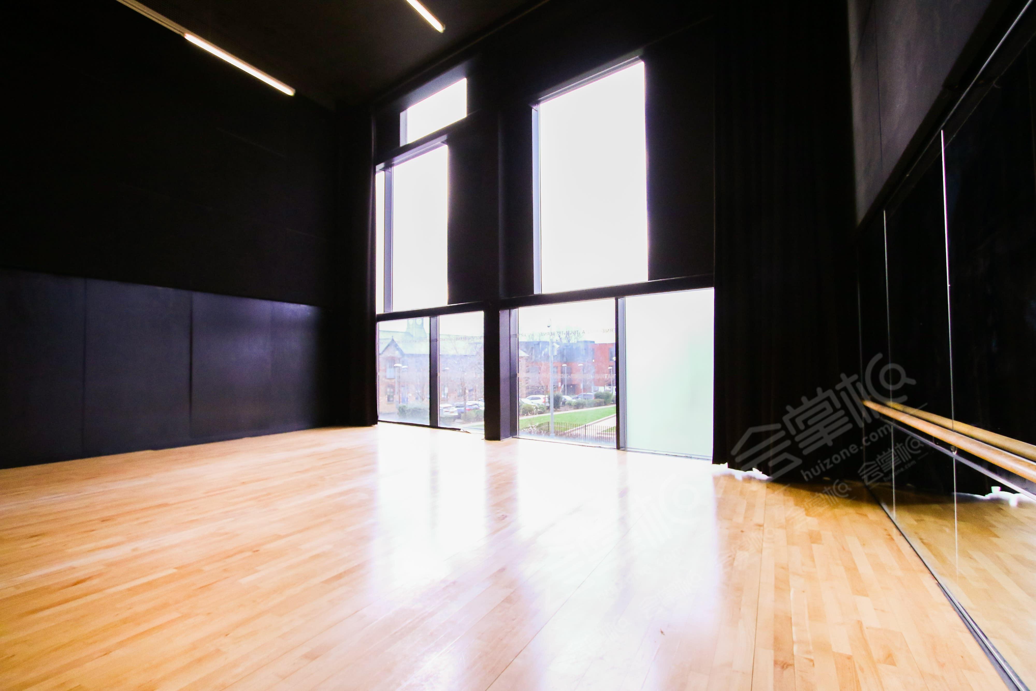 Blackout Film and Rehearsal studio with amazing Windows