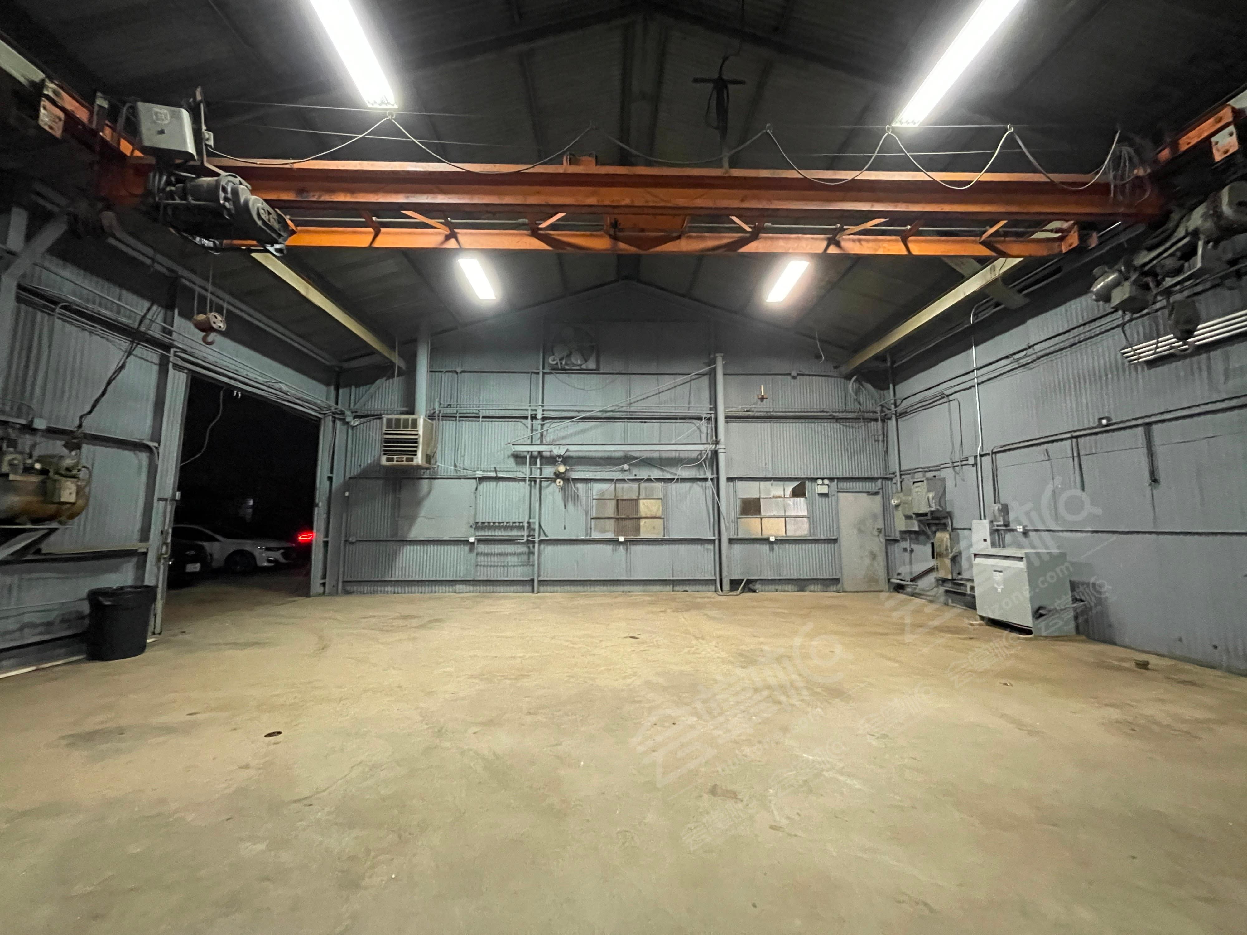 Multi-Stage Industrial Photo / Film Warehouse Studio