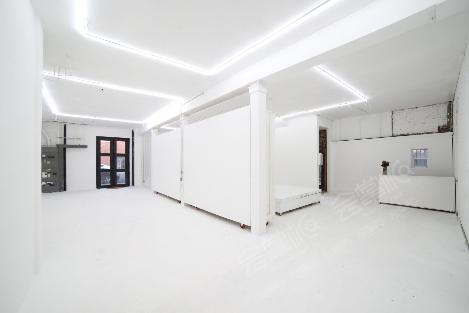 Spacious Downtown Gallery & Studio with Cyclorama