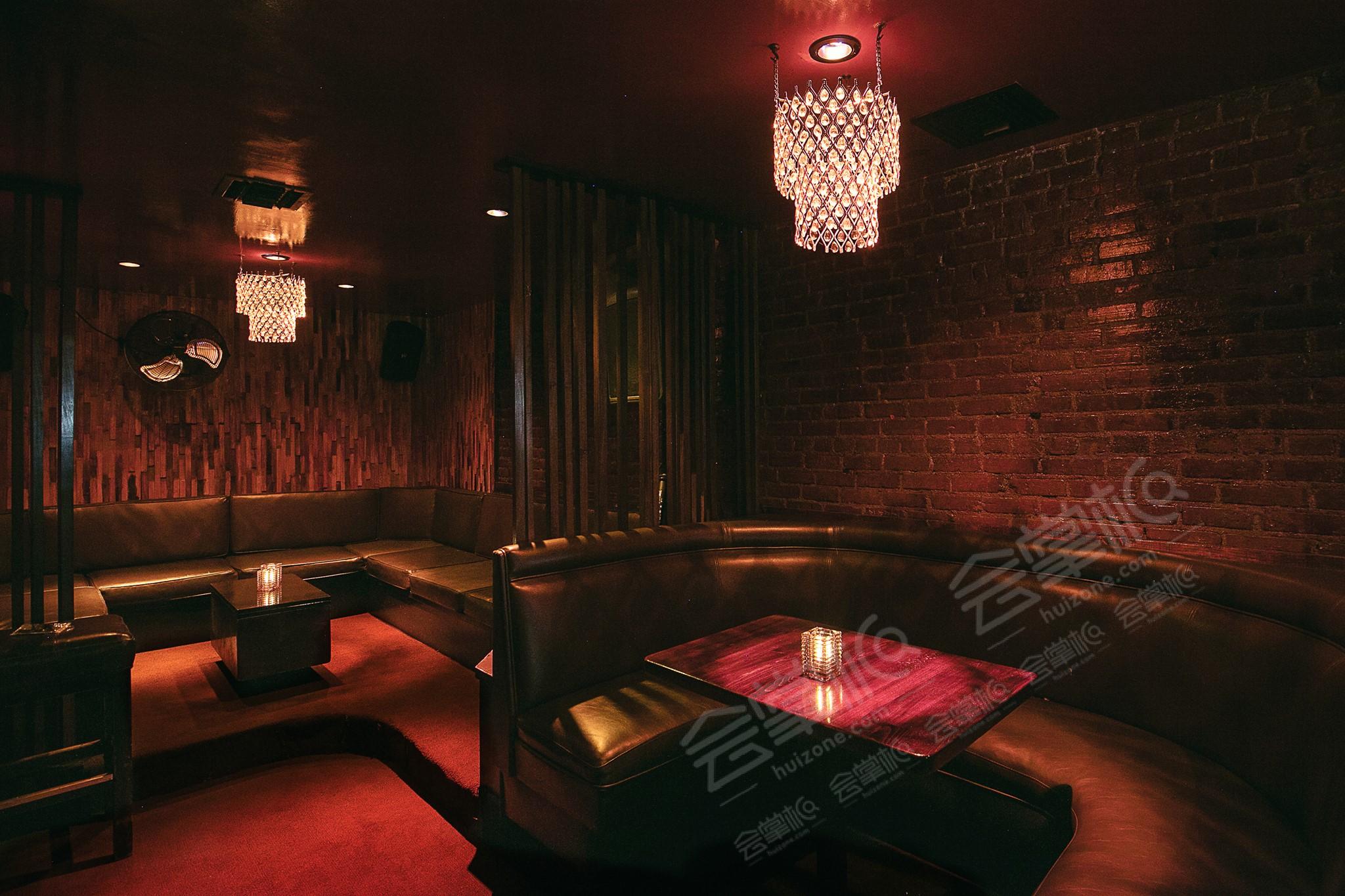 Rat Pack- Era Speakeasy Lounge & Cocktail Bar in the heart of Hollywood
