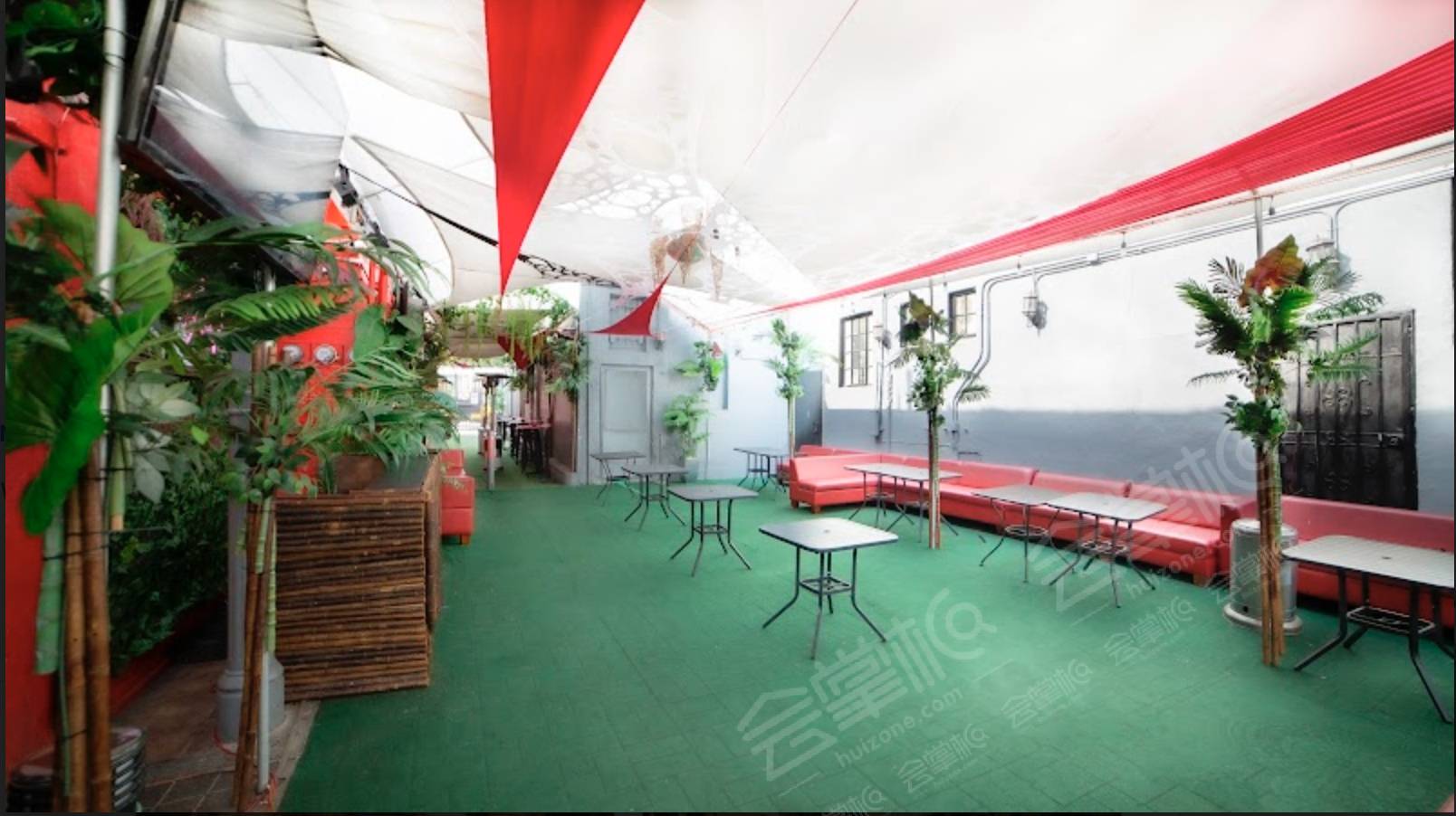 Station1640: Indoor/Outdoor Modern Venue Space in Hollywood