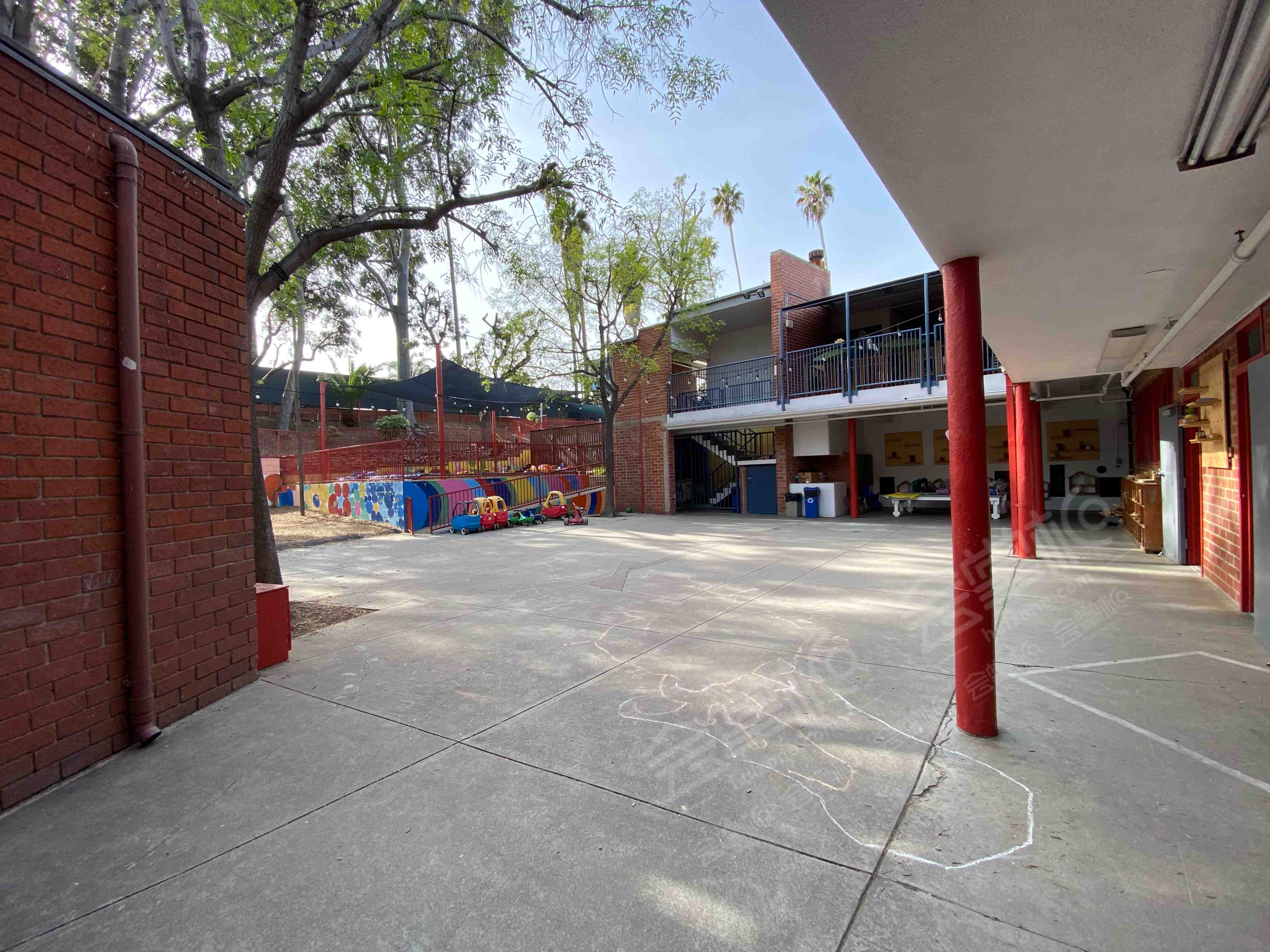 Beautiful Courtyard Space In The Heart of Silverlake