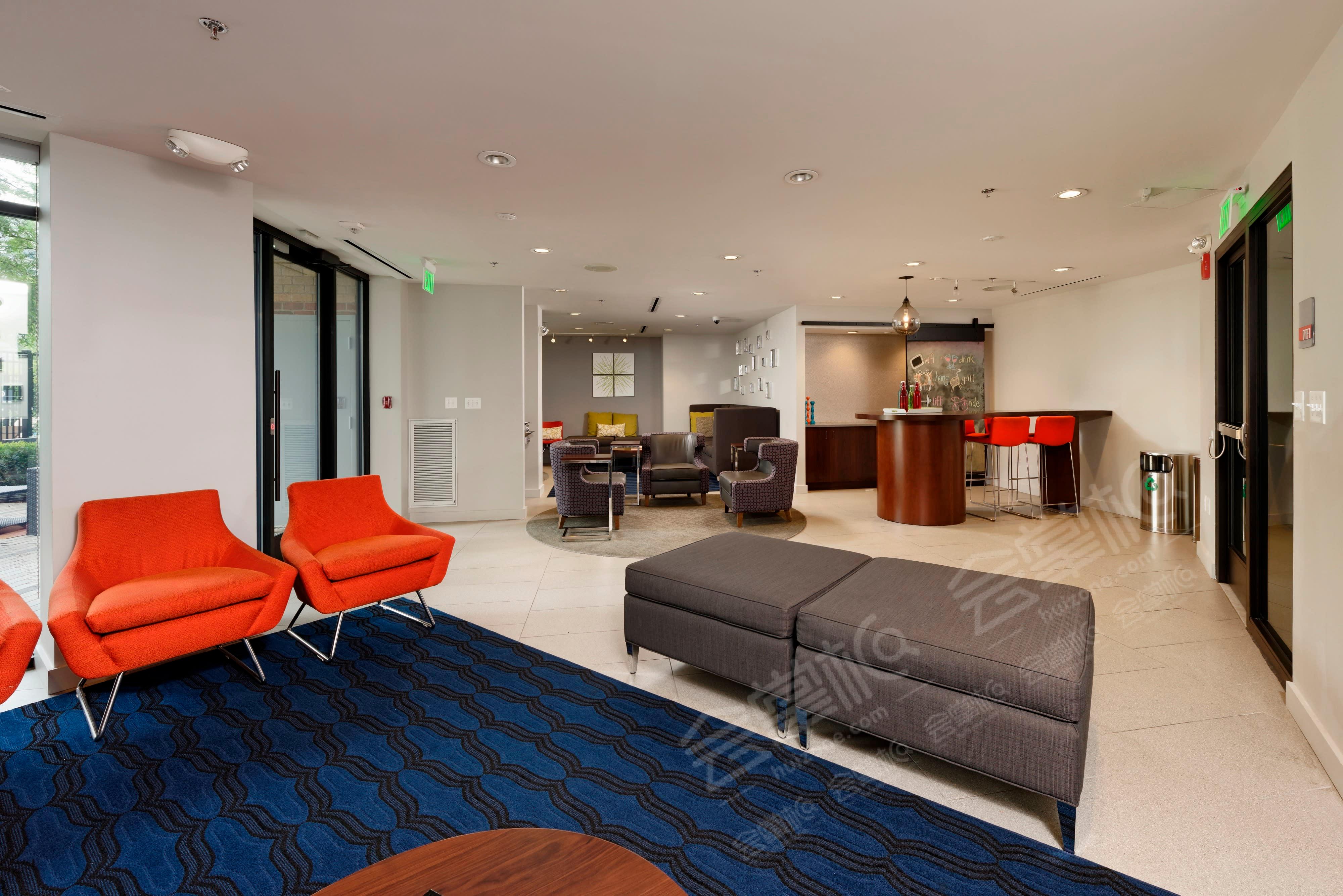 Urban-Inspired, Private Lounge in the Heart of Ballston