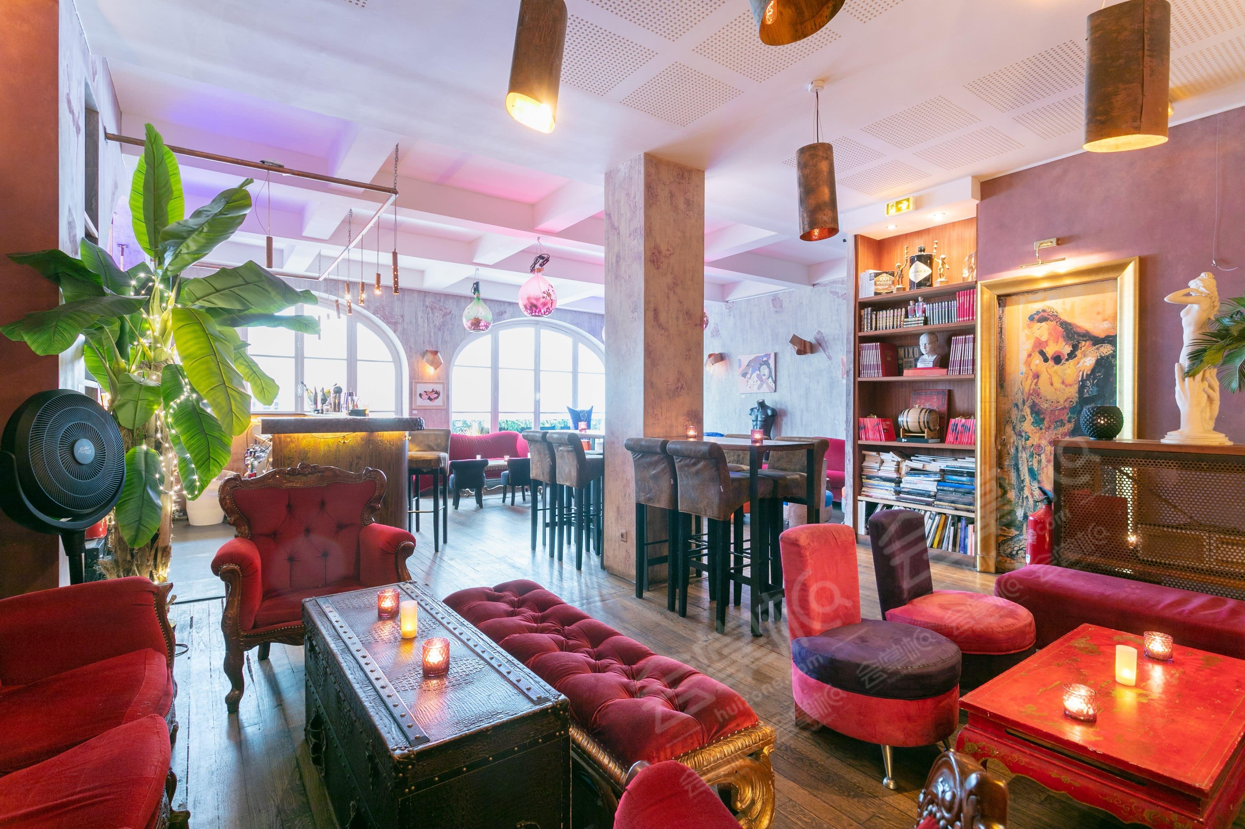 Le boudoir, salle privatisable chic et cosy dans un bar à cocktail en plein coeur de Paris