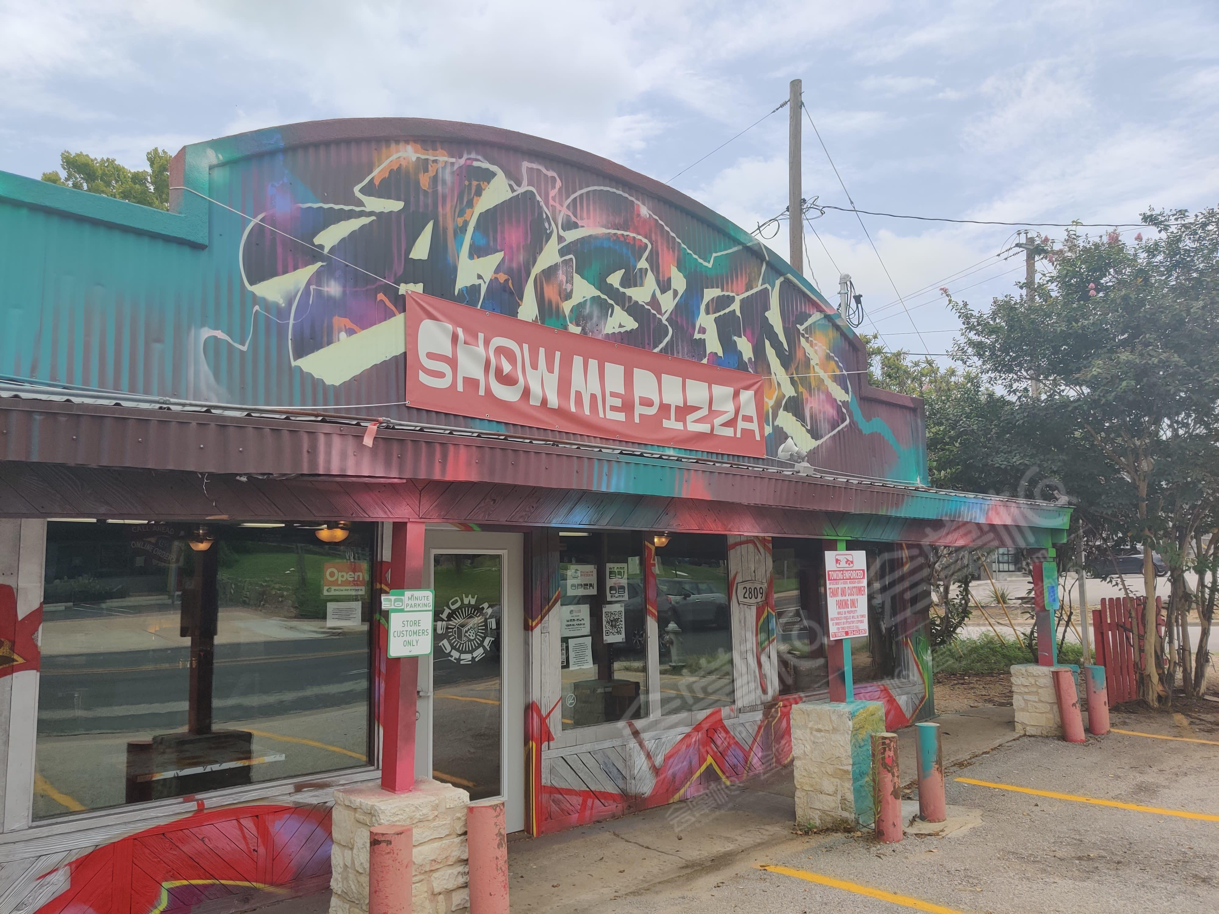 Local South Austin Pizzeria with Funky Vibe