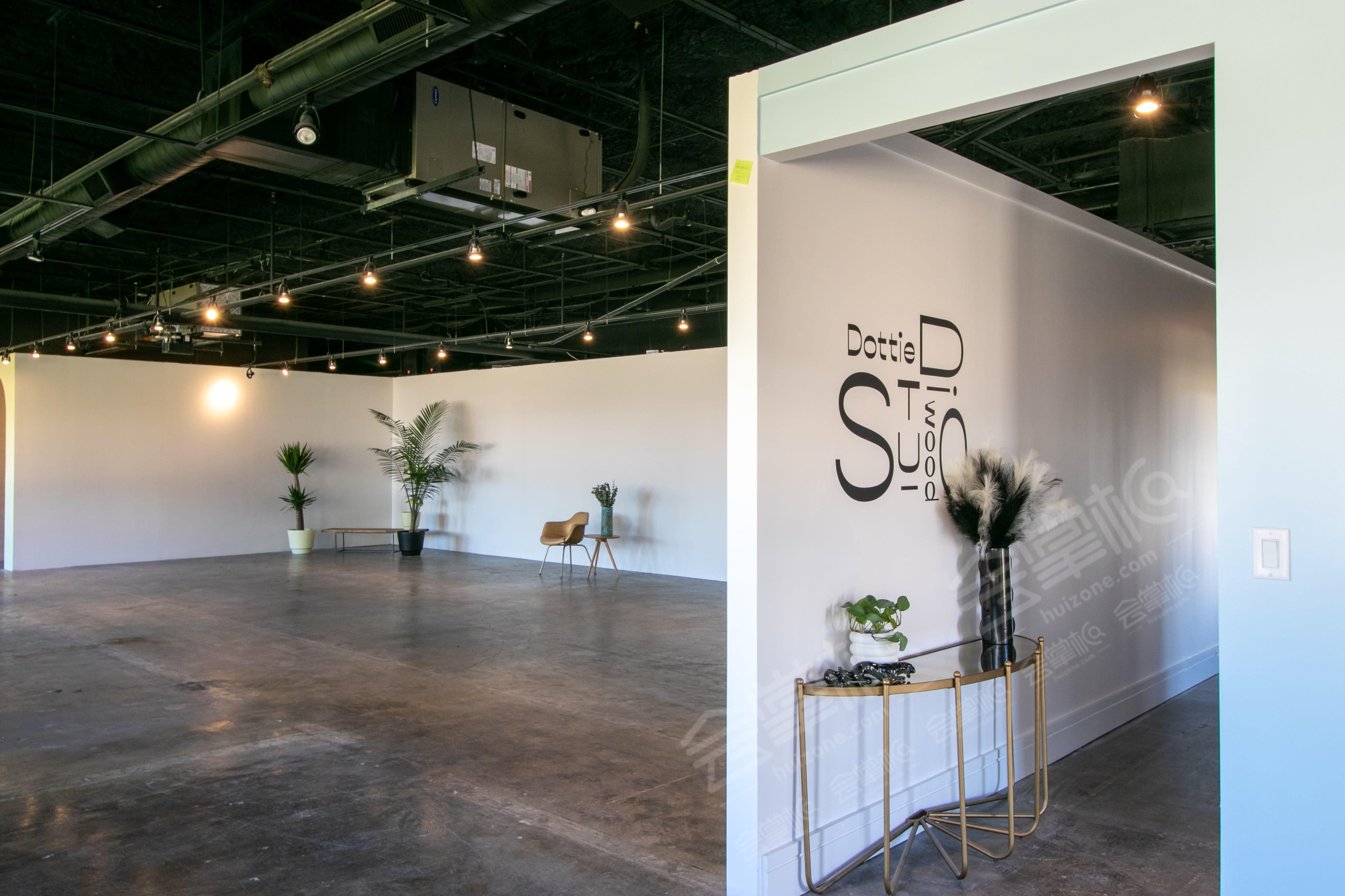 Multi-room 10,000 sqft Austin Photography, Production, and Events Space