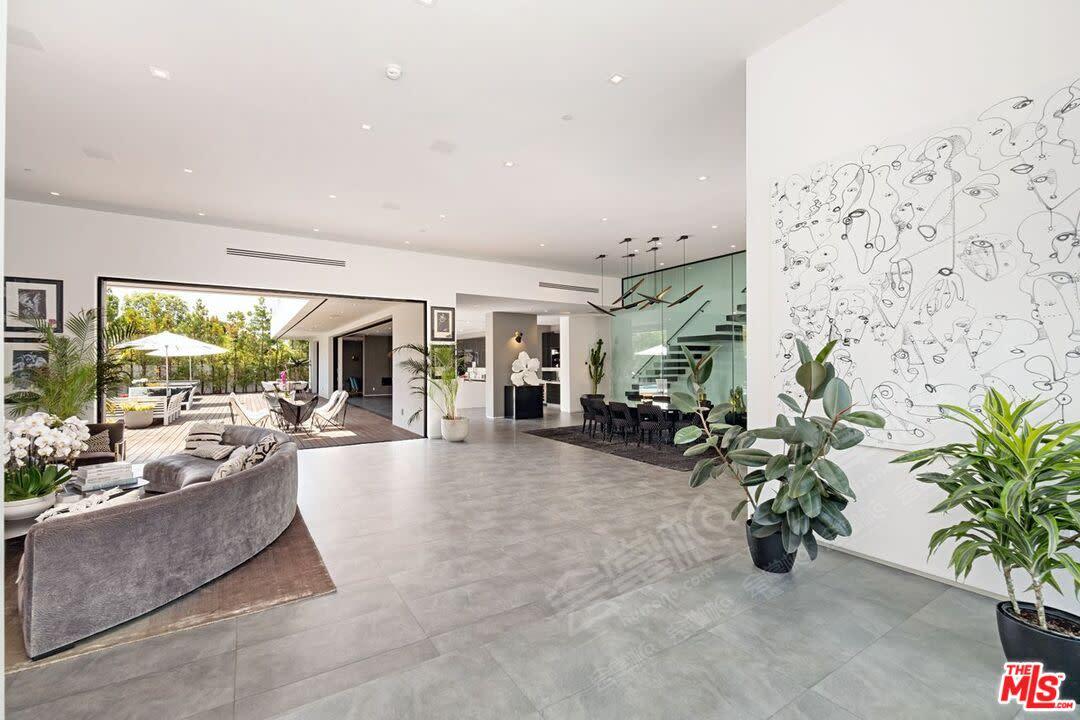 Villa Bechelli, Open Format,indoor outdoor Living.