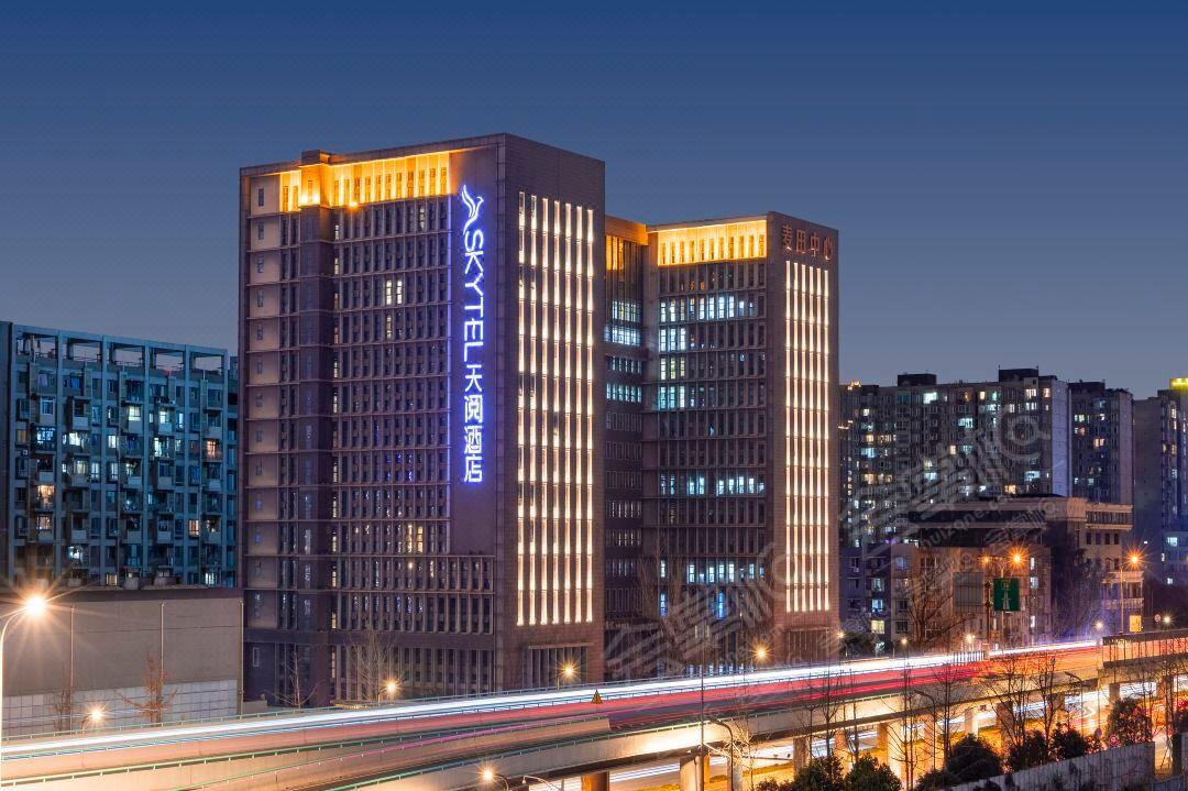 成都城南市中心酒店,近火车站、机场、地铁,200人总结会场地预订