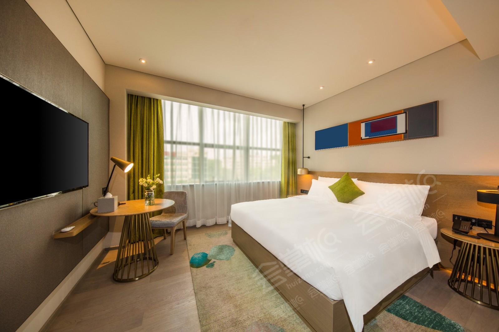 深圳四星级酒店最大容纳300人的会议场地|深圳坂田木莲庄酒店的价格与联系方式
